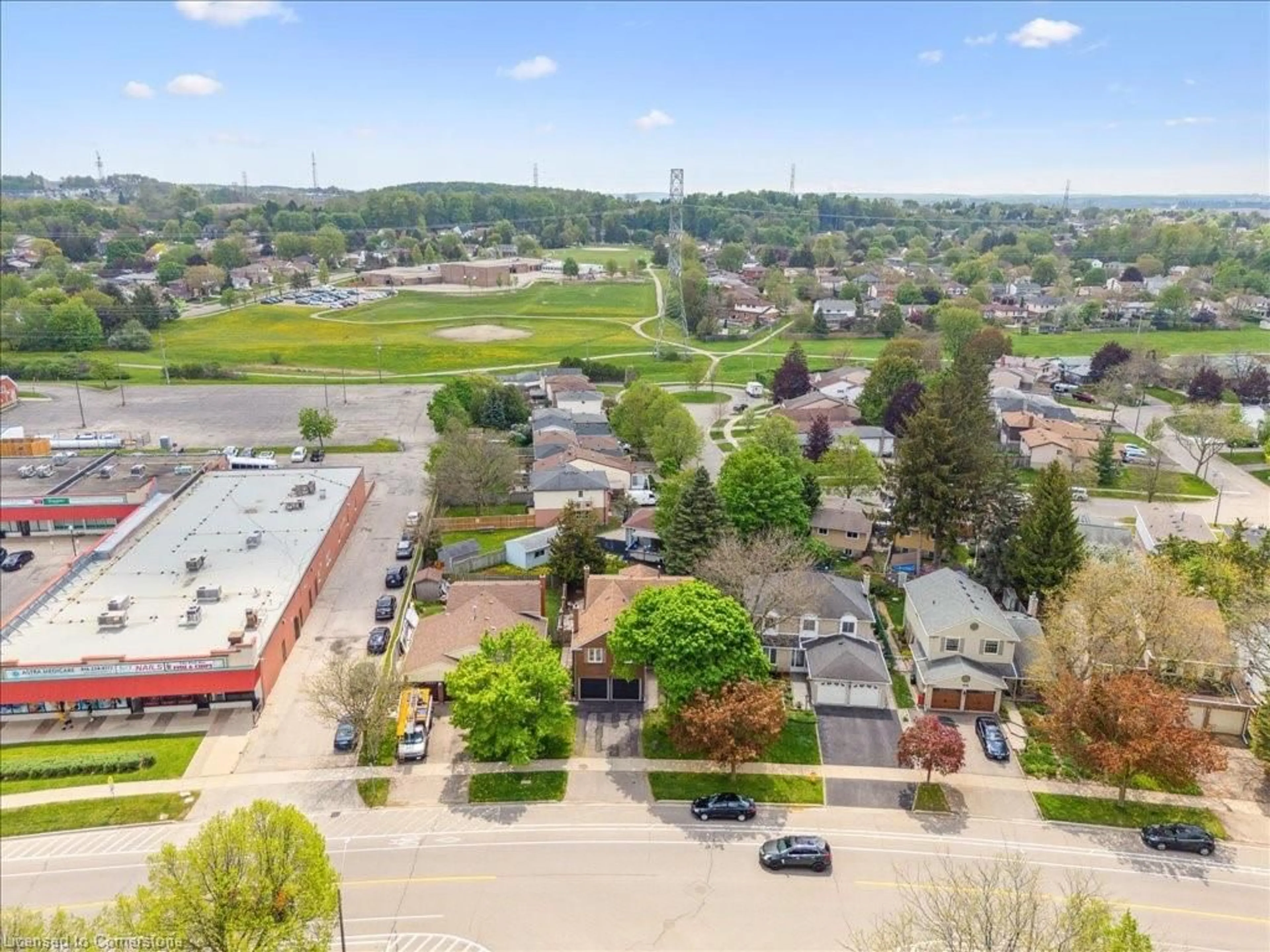 A pic from outside/outdoor area/front of a property/back of a property/a pic from drone, unknown for 464 Westheights Dr, Kitchener Ontario N2N 1M5