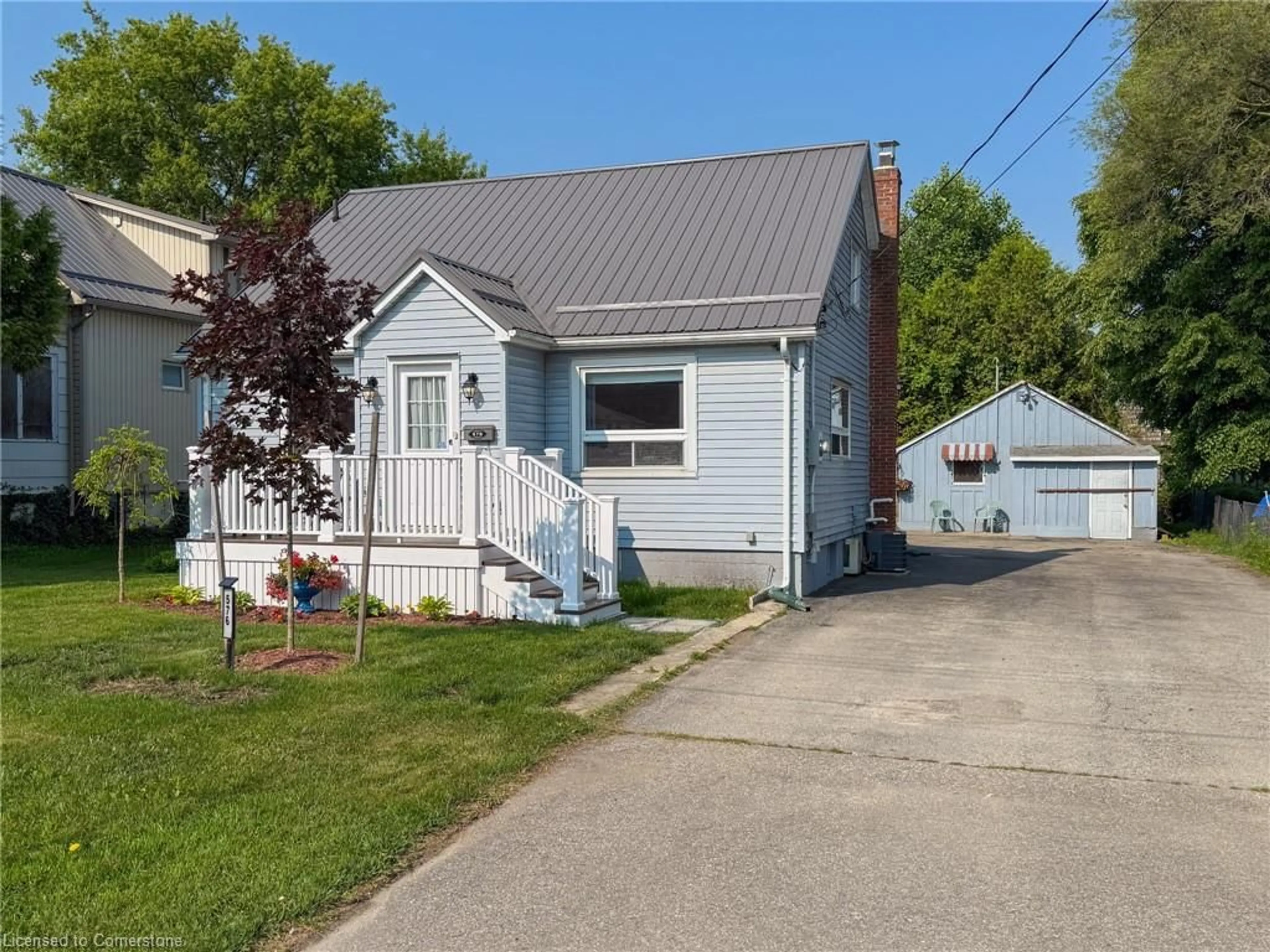 Home with vinyl exterior material, street for 576 Orchard Ave, Delhi Ontario N4B 2H5