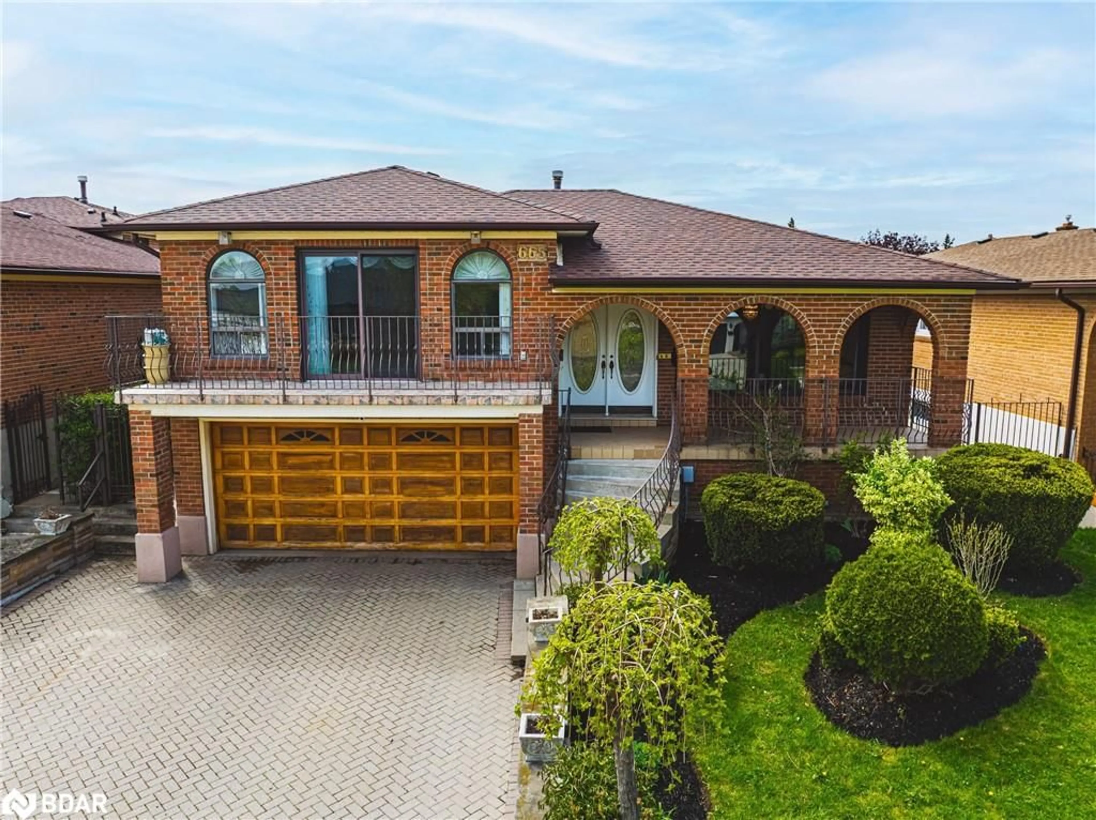 Home with brick exterior material, street for 665 Woodbridge Ave, Woodbridge Ontario L4L 2T9