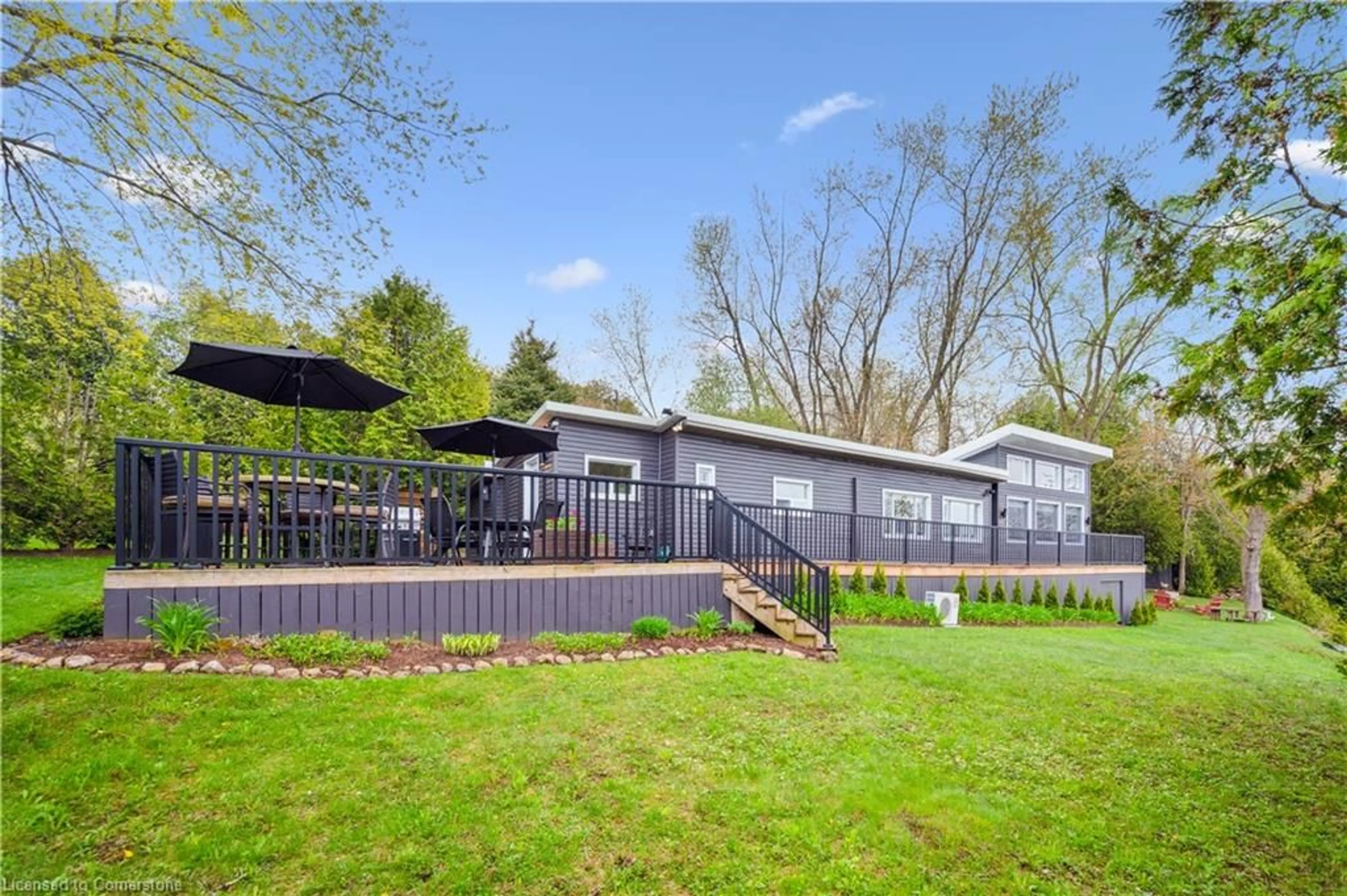 A pic from outside/outdoor area/front of a property/back of a property/a pic from drone, building for 621 Sixth St, Belwood Ontario N0B 1J0