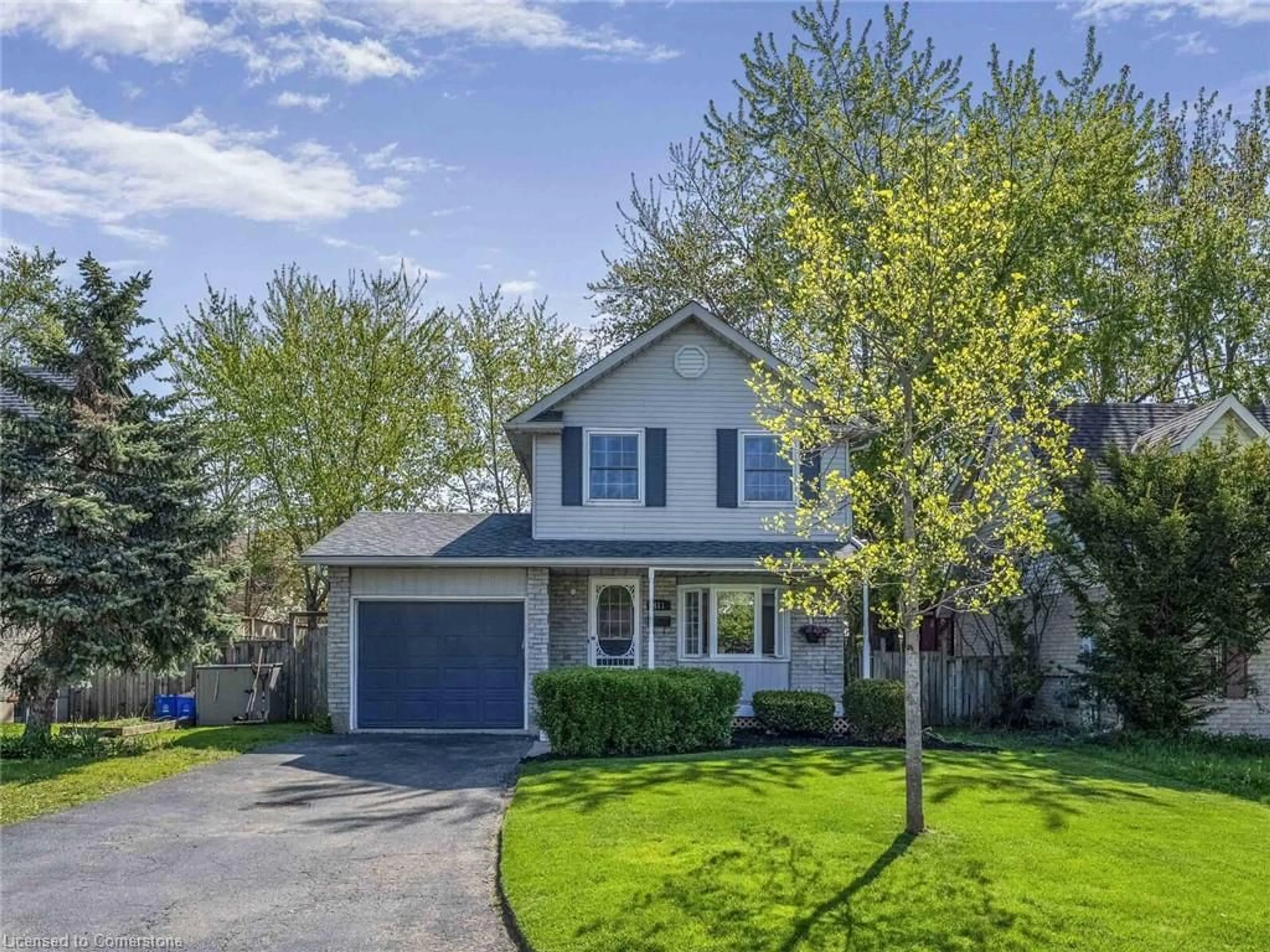 Home with vinyl exterior material, street for 611 Preston Pky, Cambridge Ontario N3H 5J9