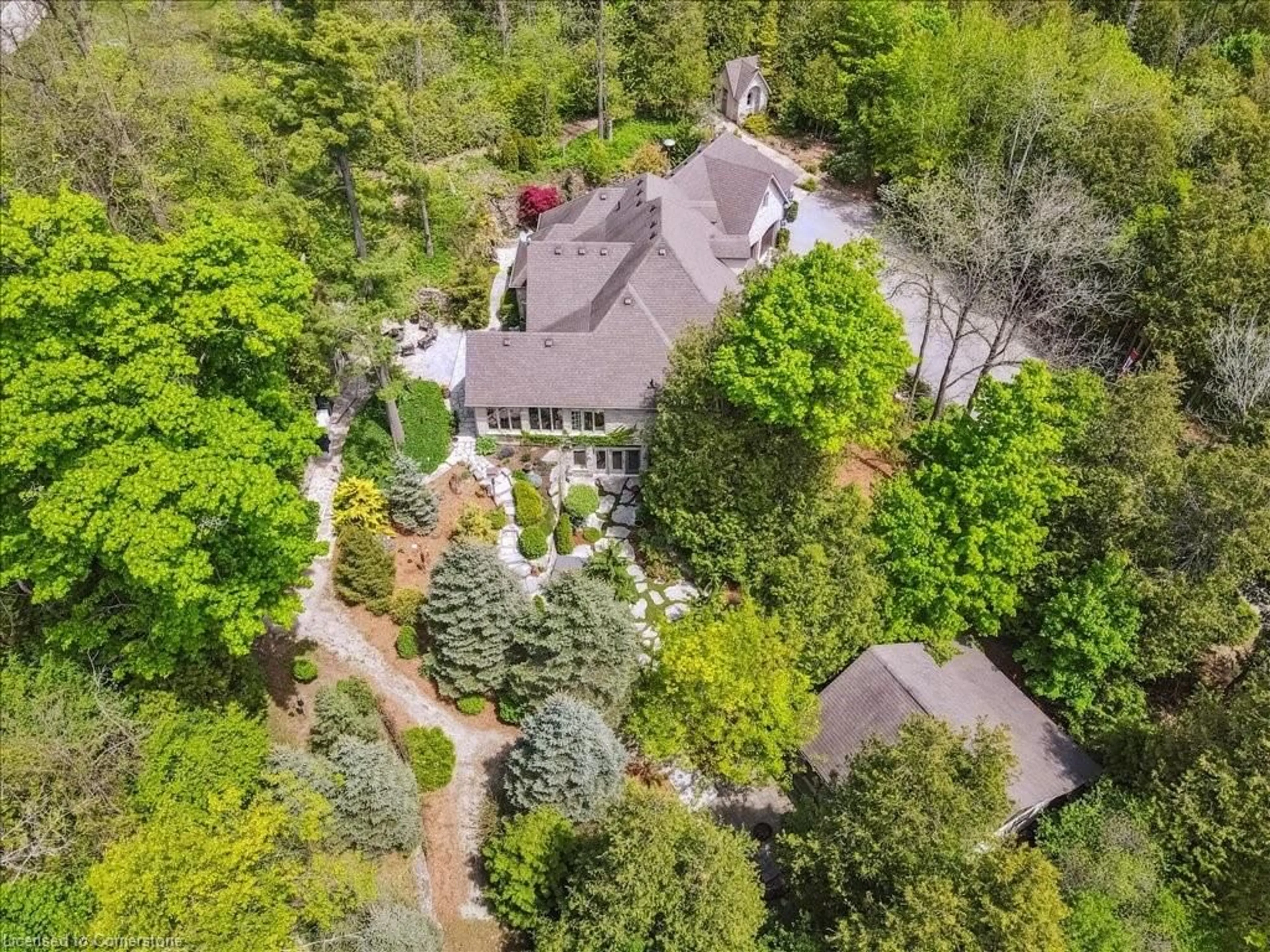 A pic from outside/outdoor area/front of a property/back of a property/a pic from drone, forest/trees view for 198 Pasmore St, Rockwood Ontario N0B 2K0