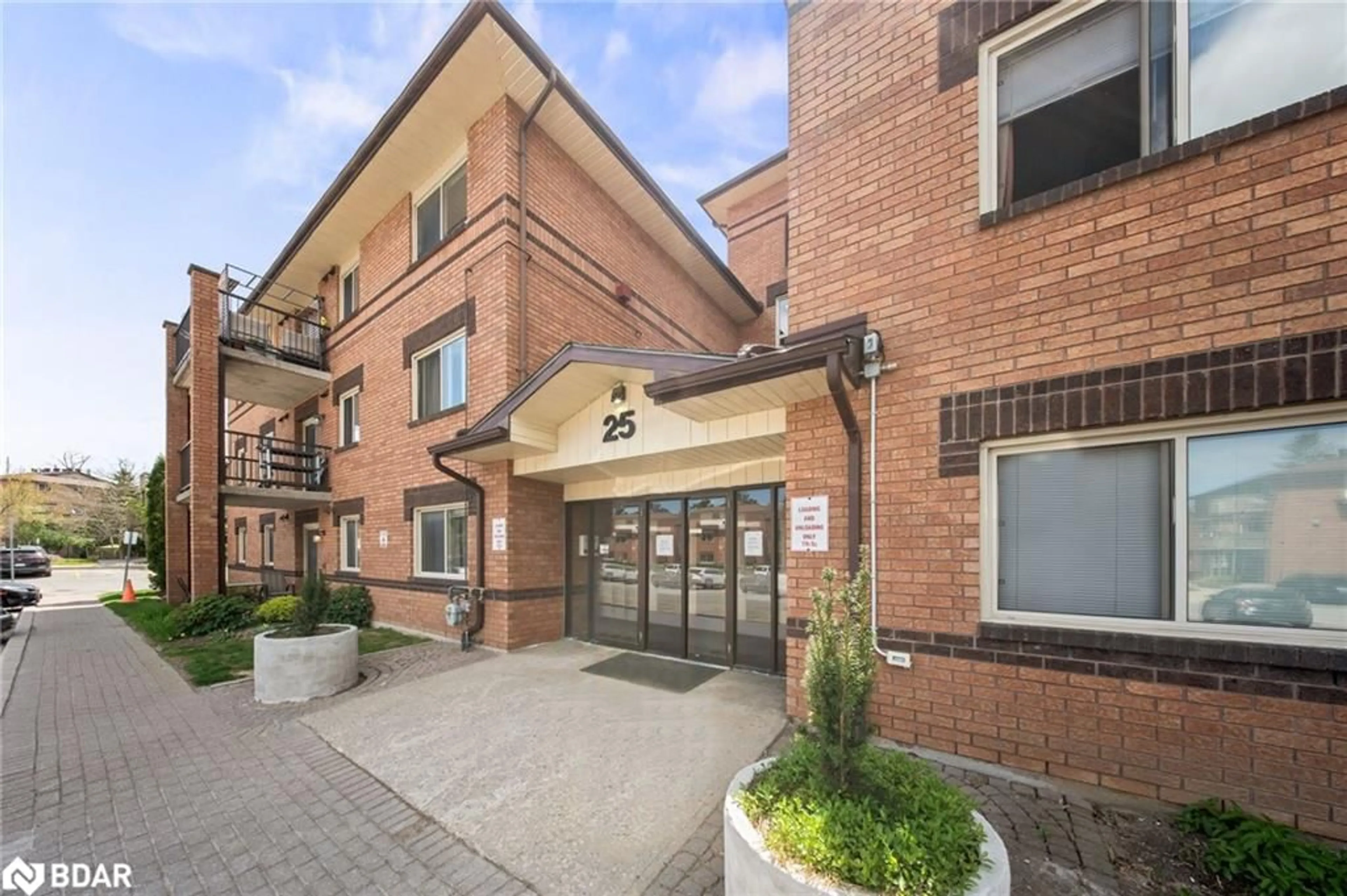 Unknown for 25 Meadow Lane #303, Barrie Ontario L4N 7K2