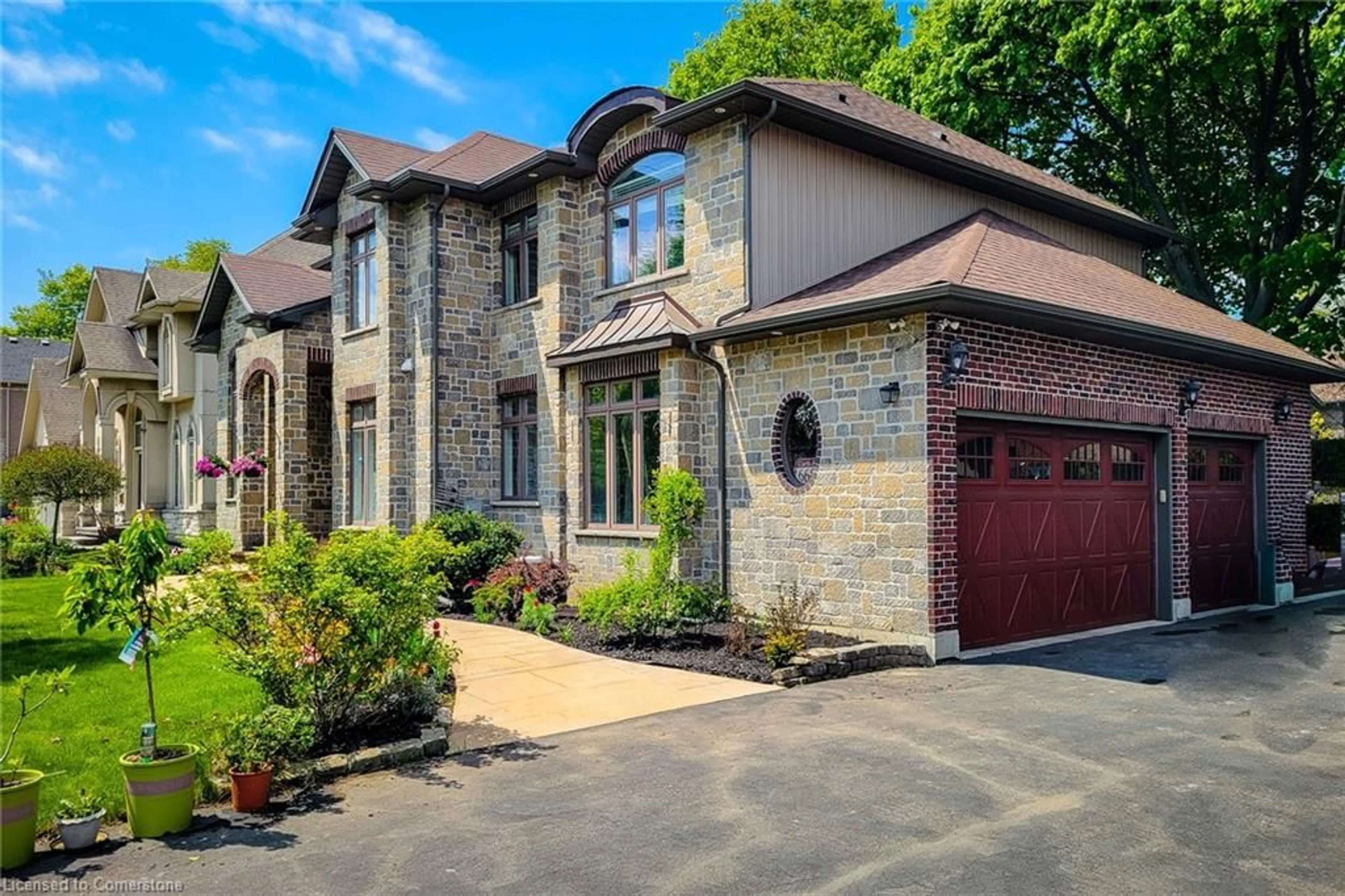 Home with brick exterior material, street for 668 Garth St, Hamilton Ontario L9C 4K2