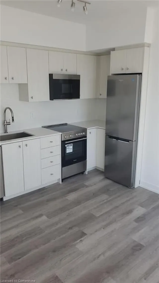 Additional property image - 5 King St Unit 612