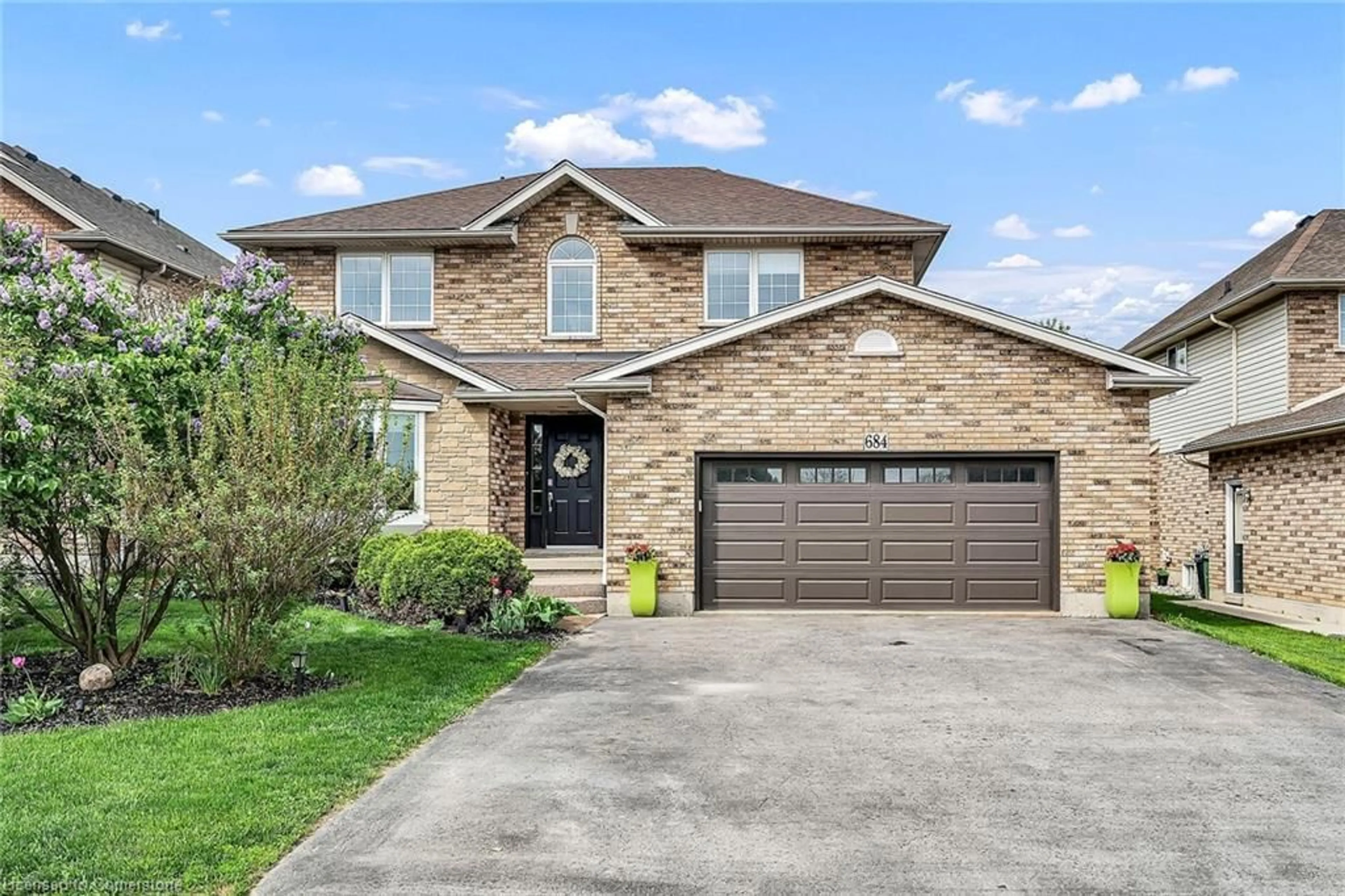 Home with brick exterior material, street for 684 Upper Horning Rd, Hamilton Ontario L9C 7R3