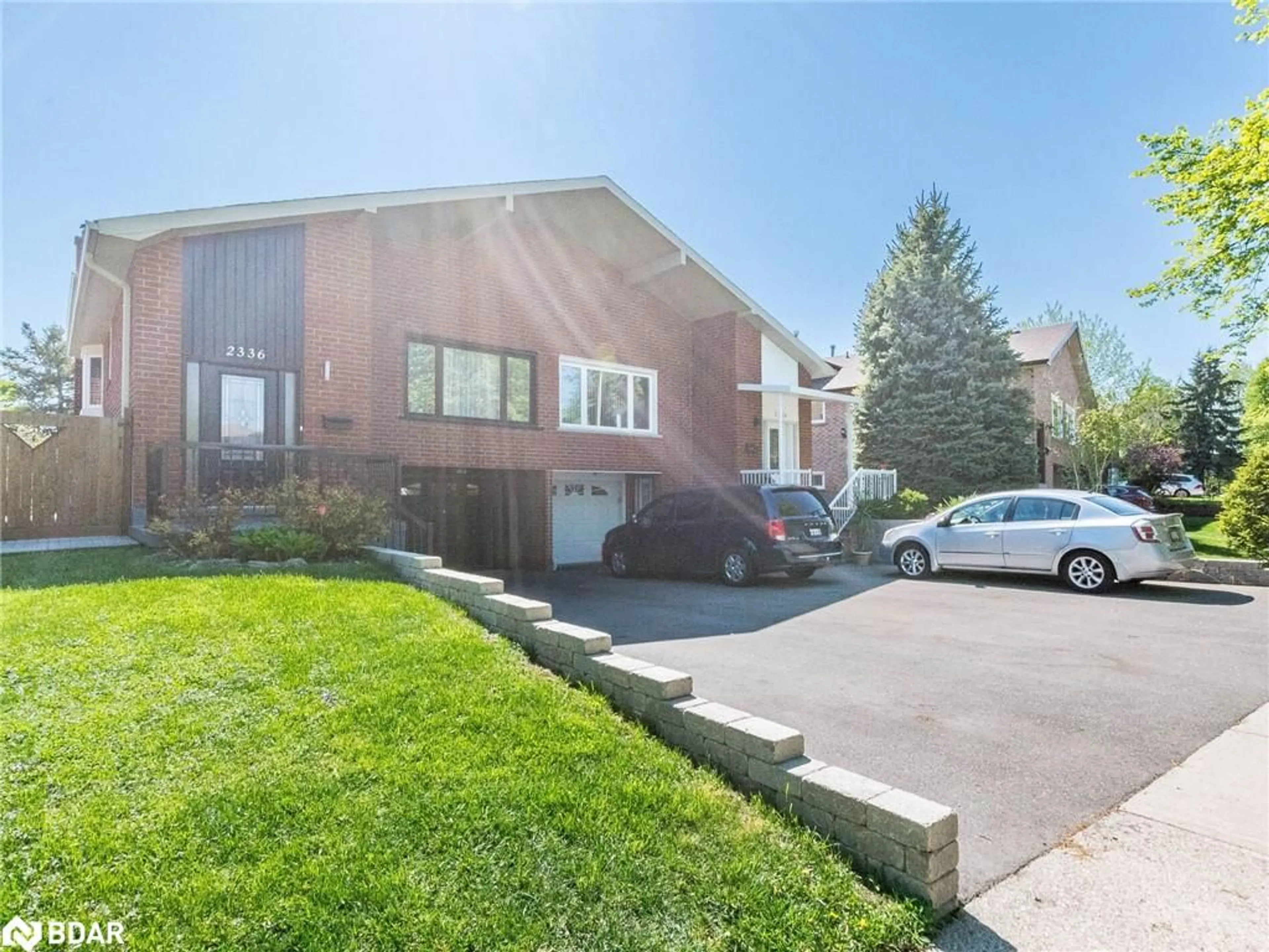 Unknown for 2336 Chilsworthy Ave, Mississauga Ontario L5B 2R1
