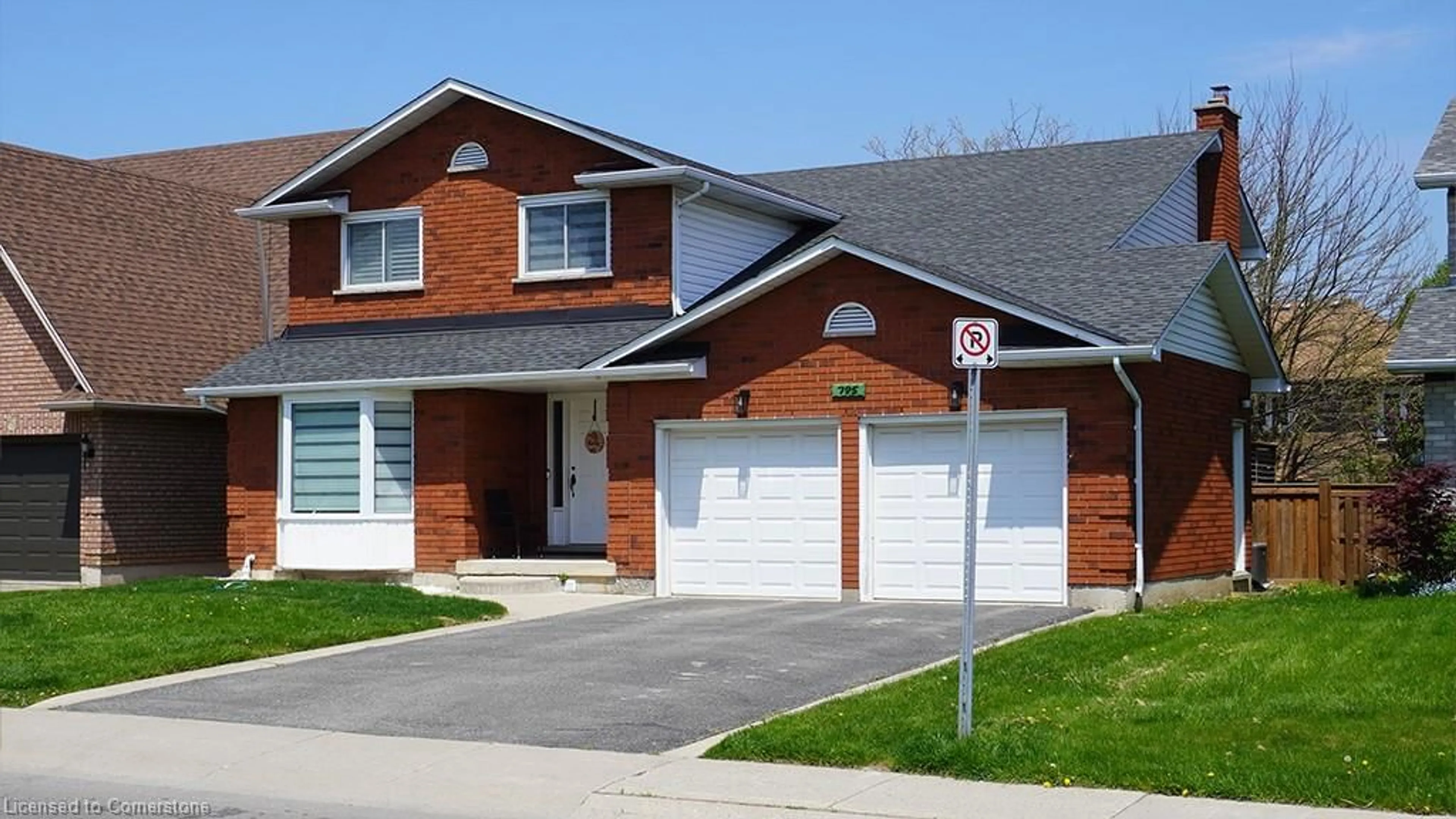 Home with brick exterior material, street for 795 Upper Horning Rd, Hamilton Ontario L9C 7R4