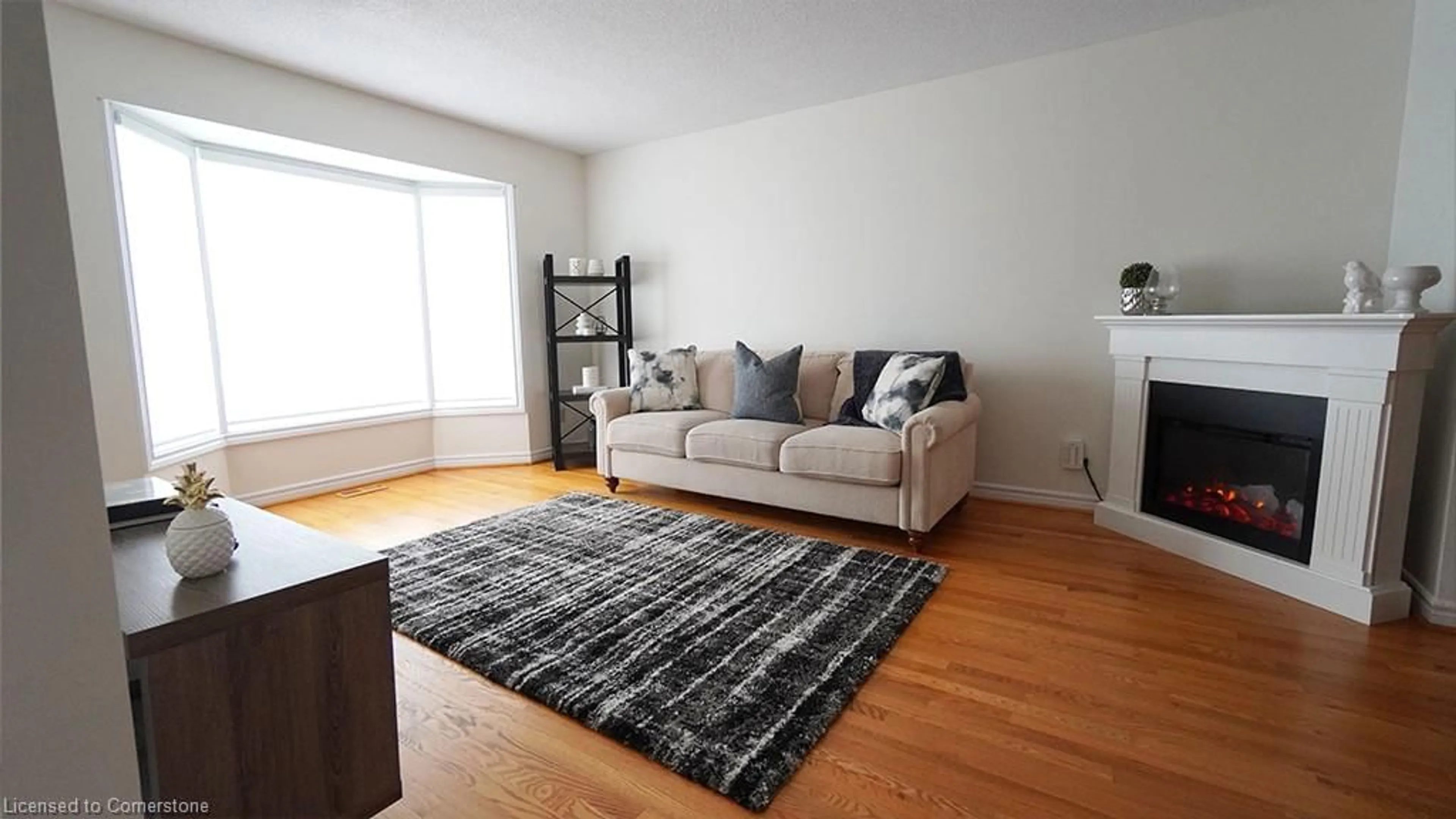 Living room with furniture, unknown for 795 Upper Horning Rd, Hamilton Ontario L9C 7R4