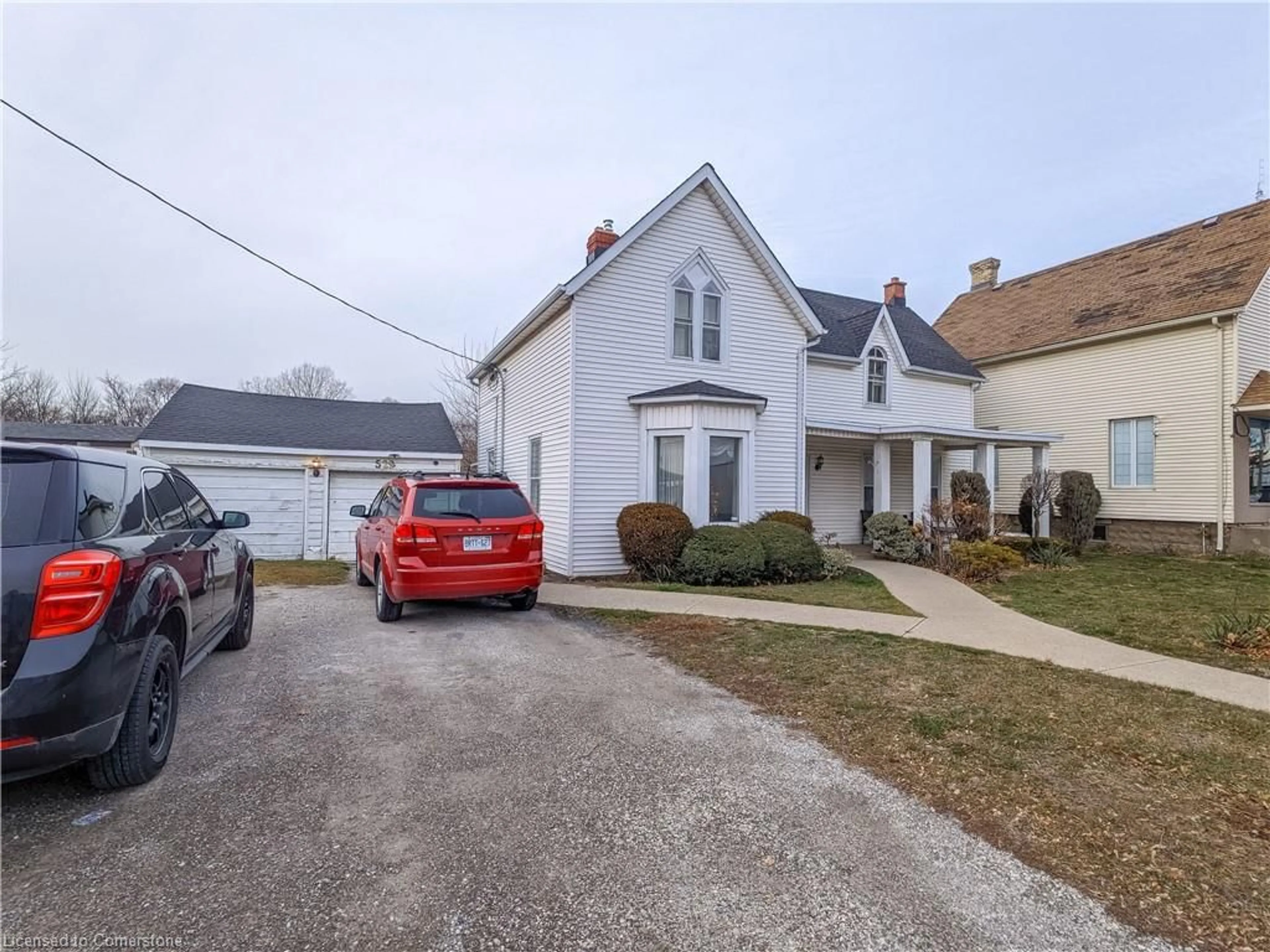 A pic from outside/outdoor area/front of a property/back of a property/a pic from drone, street for 529 Christina St #MAIN, Sarnia Ontario N7T 5W5