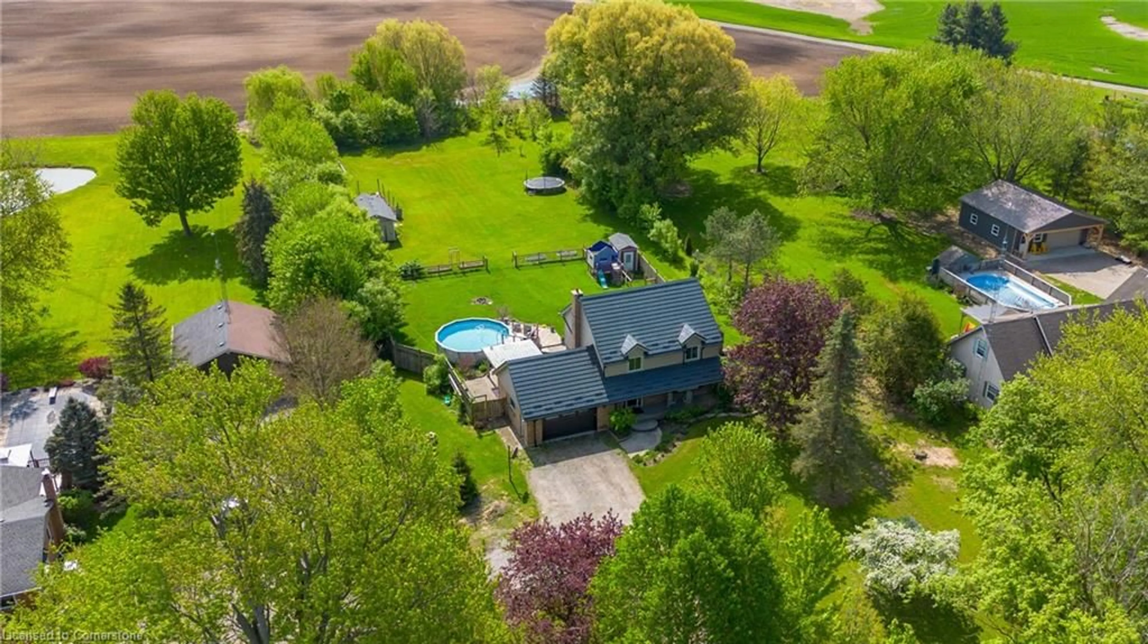 A pic from outside/outdoor area/front of a property/back of a property/a pic from drone, water/lake/river/ocean view for 904 Robinson Rd, Dunnville Ontario N1A 2W1