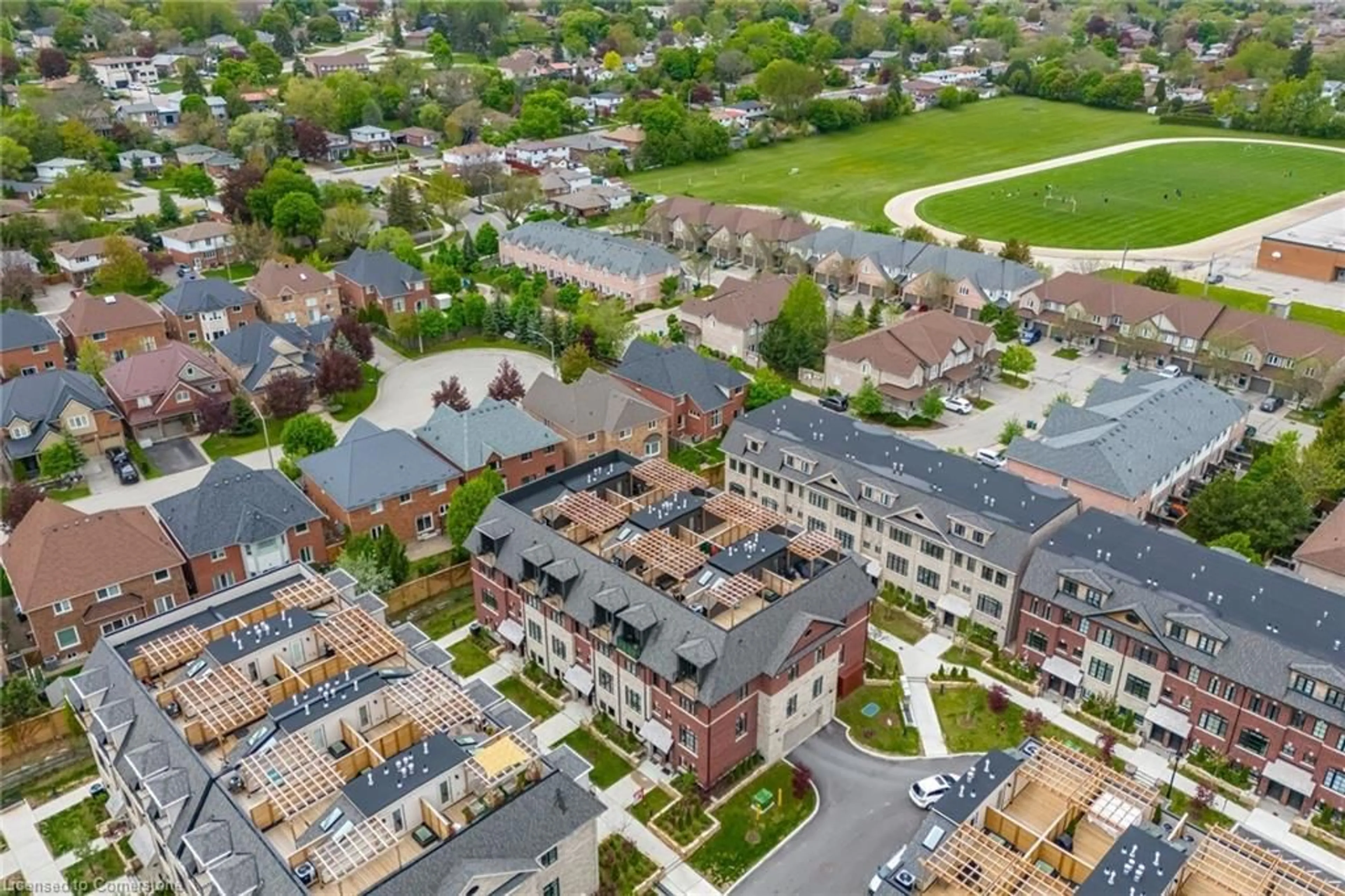 A pic from outside/outdoor area/front of a property/back of a property/a pic from drone, street for 50 Lunar Cres, Mississauga Ontario L5M 2R4