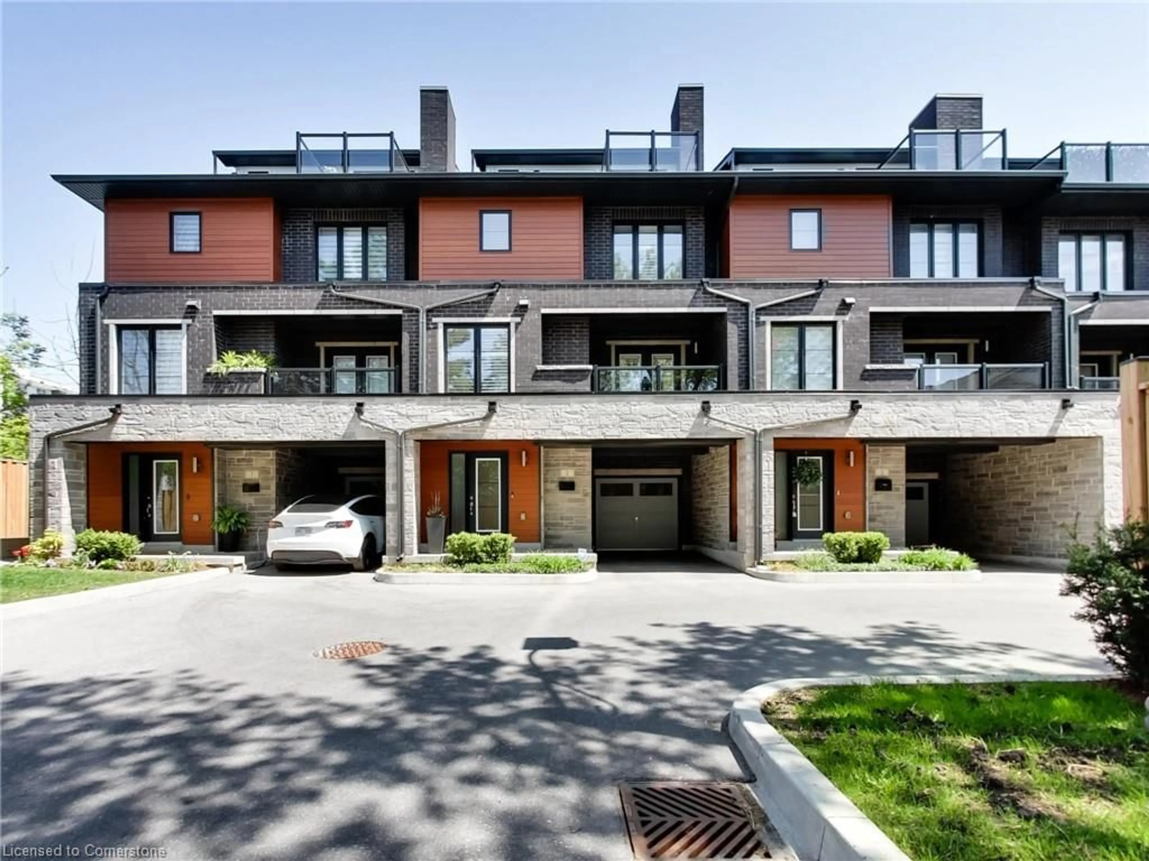 Home with brick exterior material, street for 2071 Ghent Ave #2, Burlington Ontario L7R 1Y4