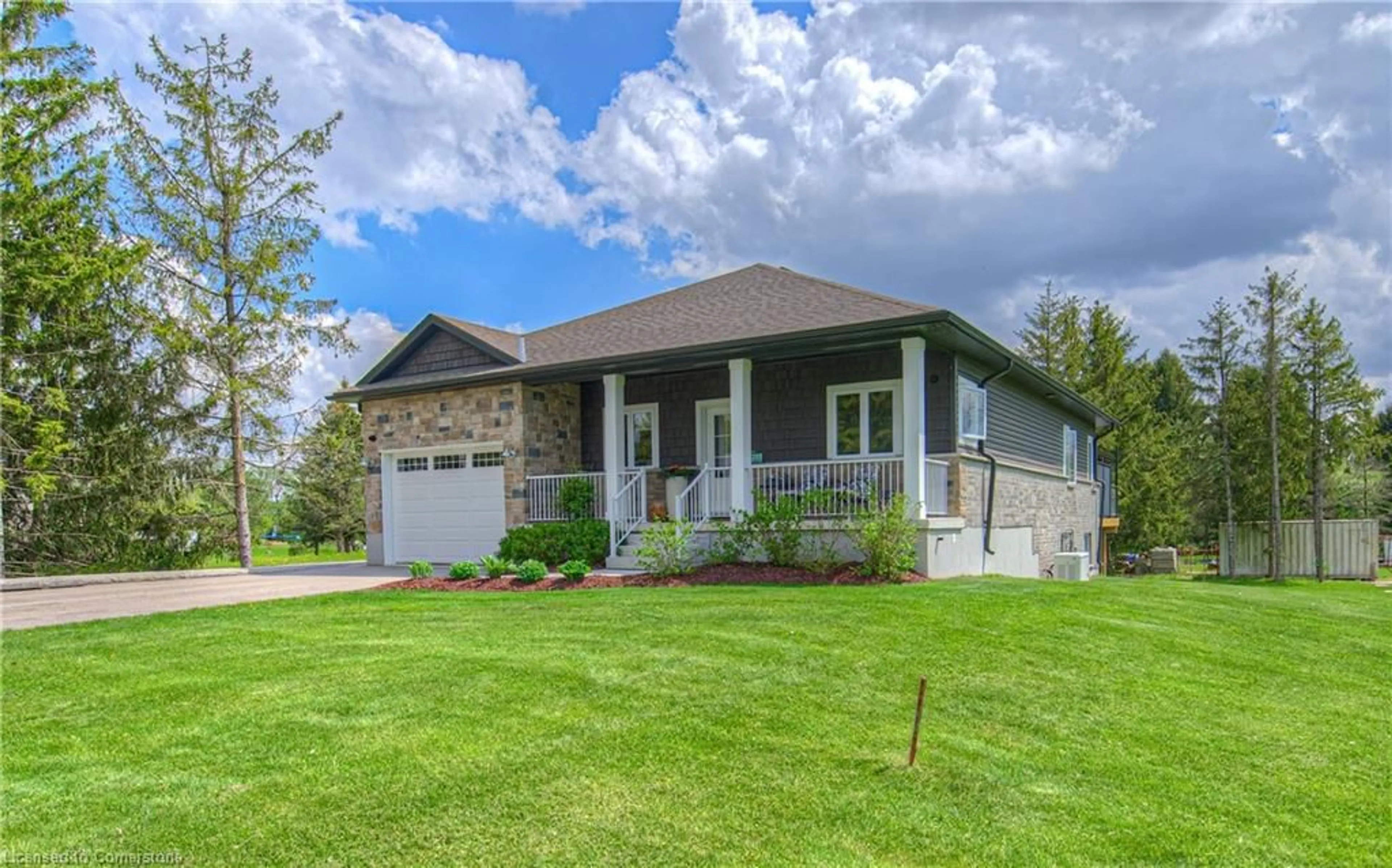 Home with vinyl exterior material, unknown for 2255 Webster St, Shakespeare Ontario N0B 2P0