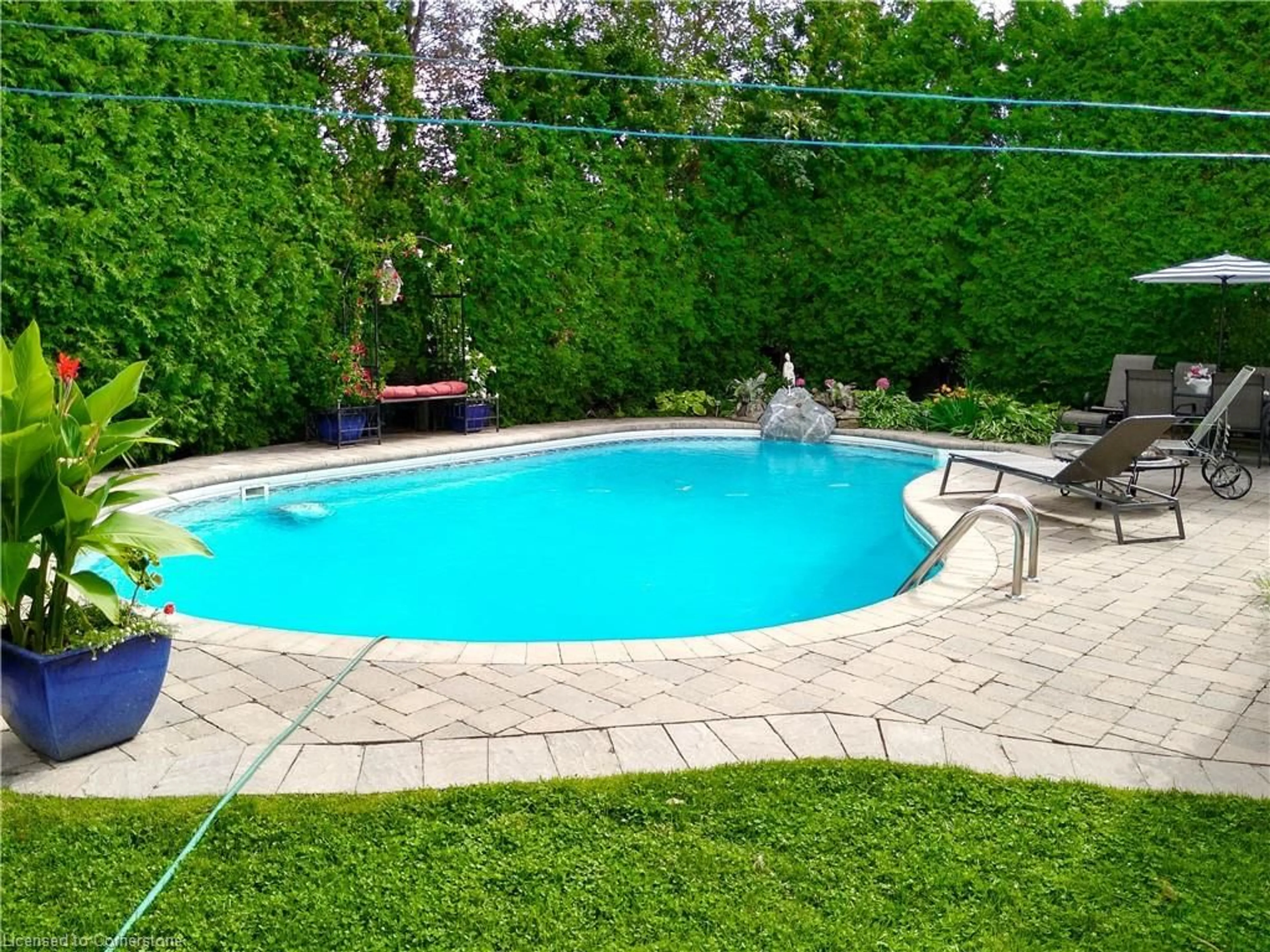 Pool for 2040 Rebecca St, Oakville Ontario L6L 2A2