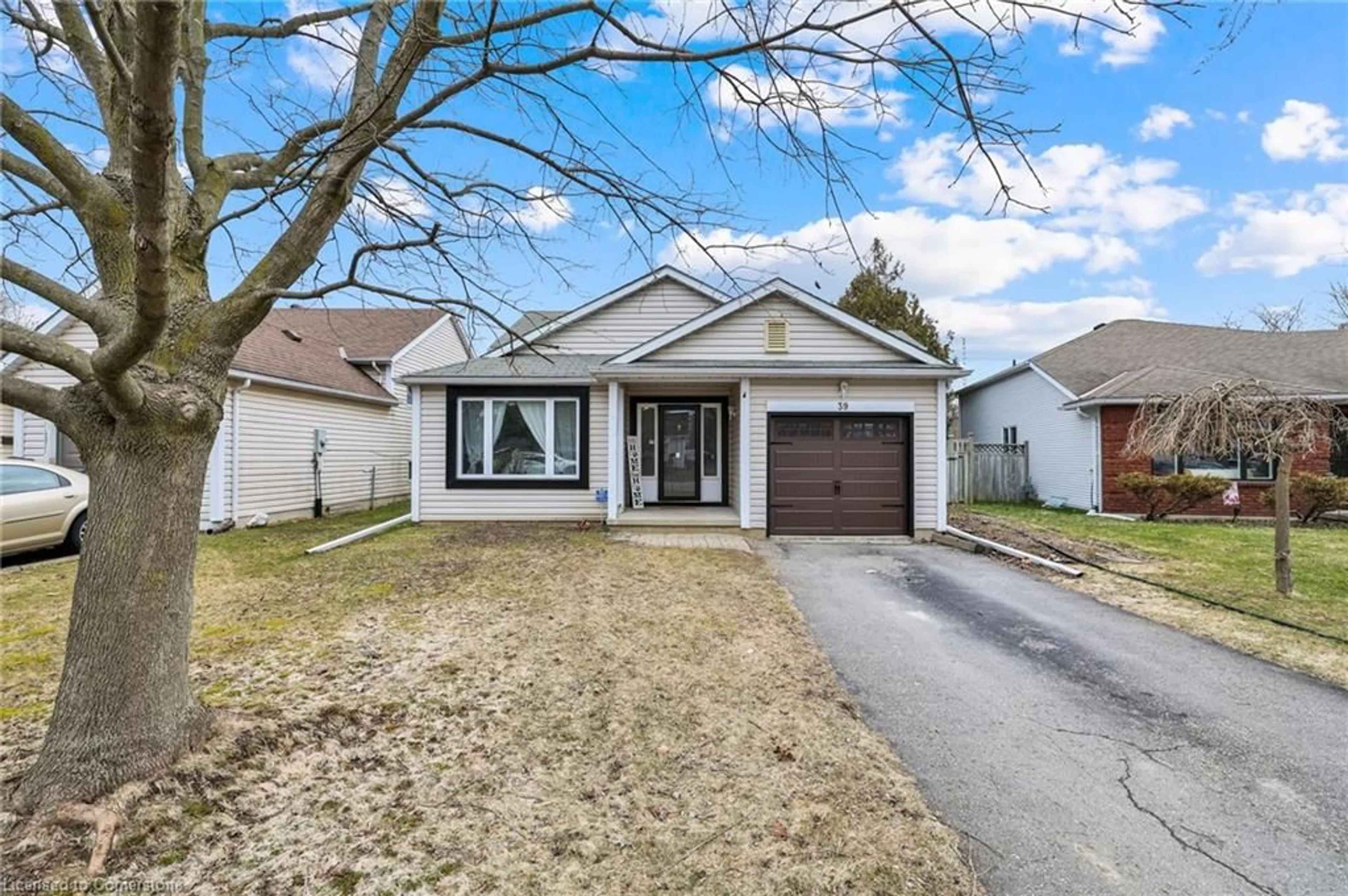 Home with vinyl exterior material, street for 39 Leslie Ave, Port Dover Ontario N0A 1N4