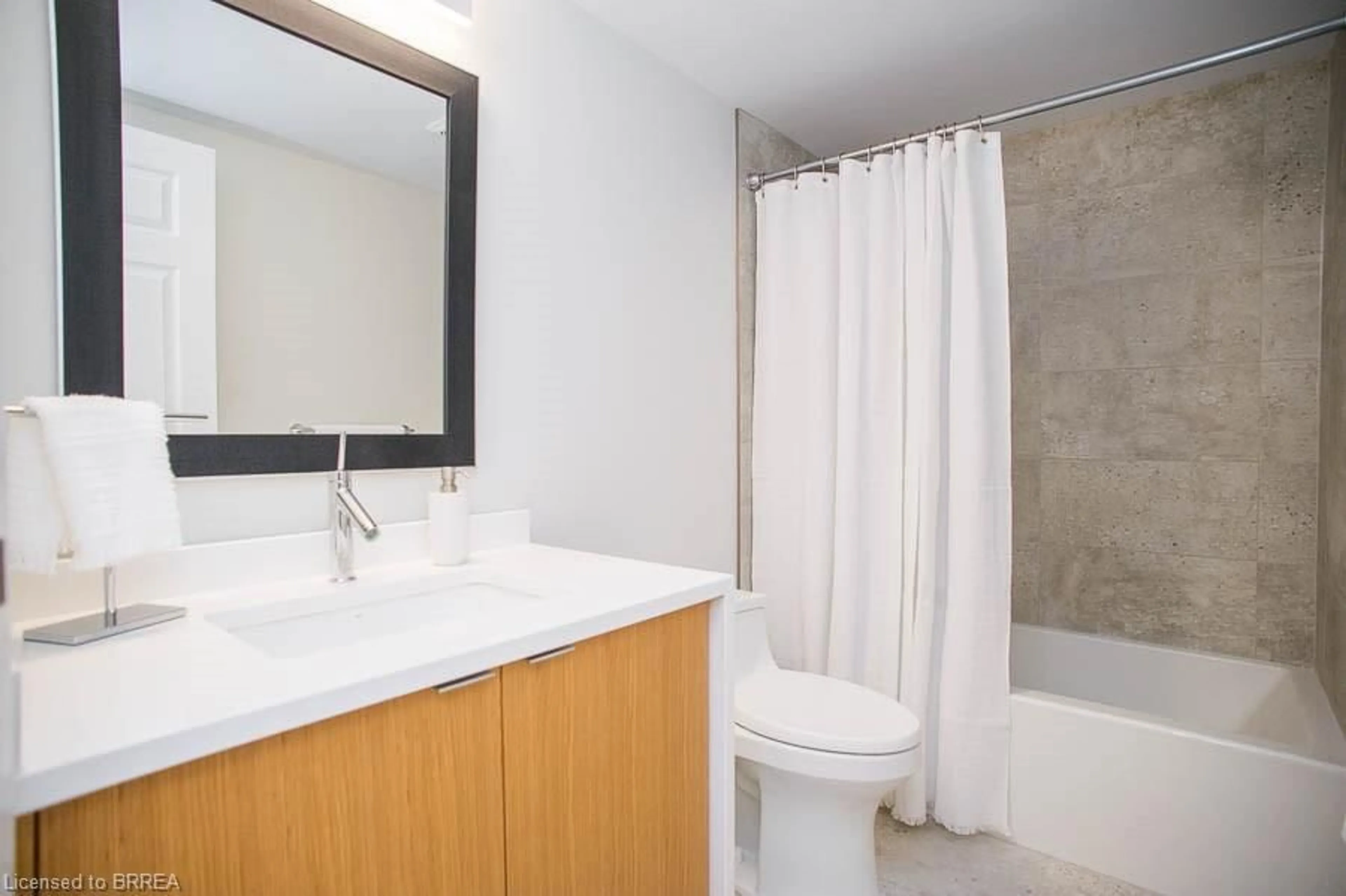 Standard bathroom, unknown for 10 Ellen St #303, Kitchener Ontario N2H 6R8