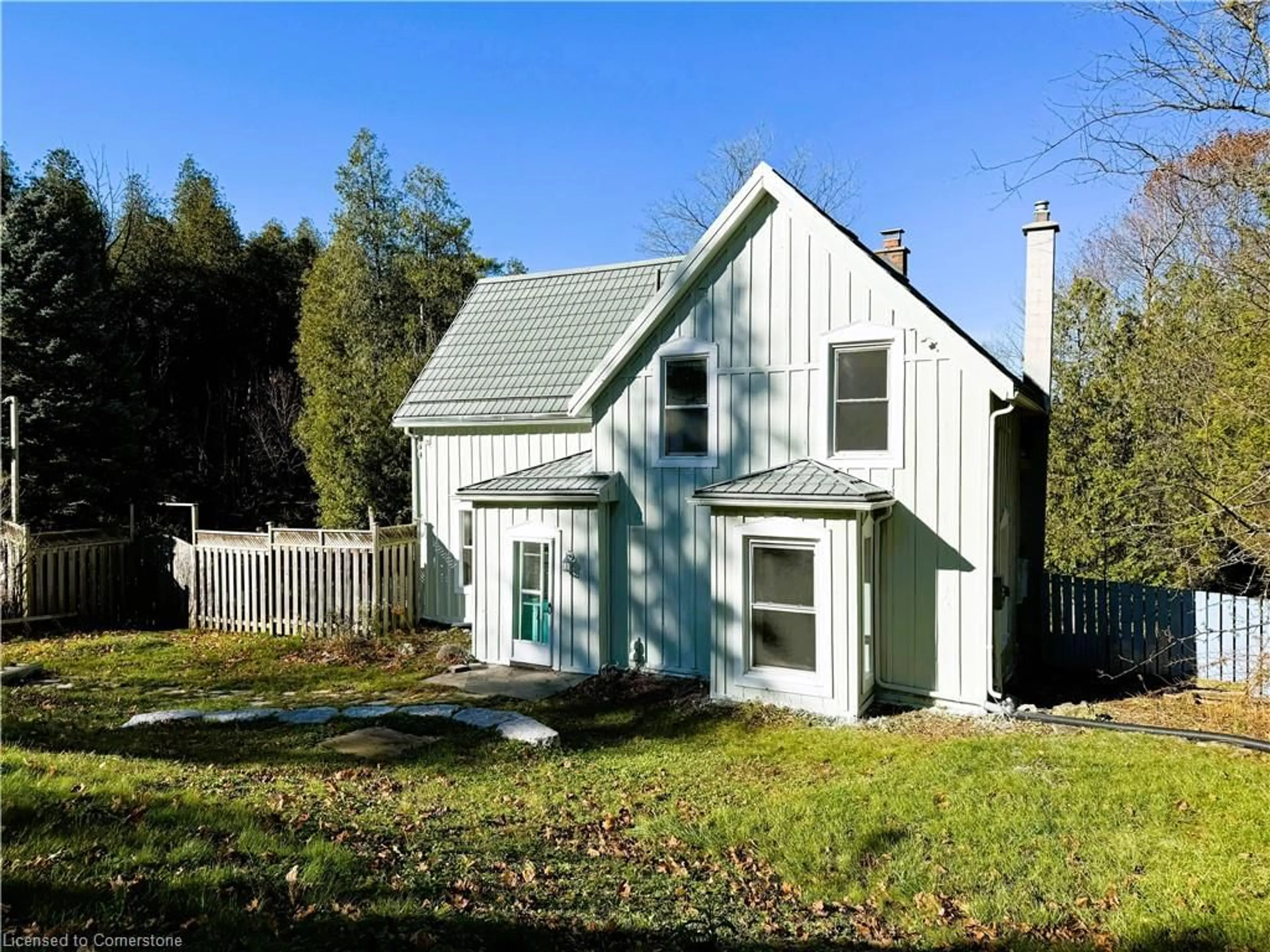Home with vinyl exterior material, unknown for 180 Carroll St, Rockwood Ontario N0B 2K0