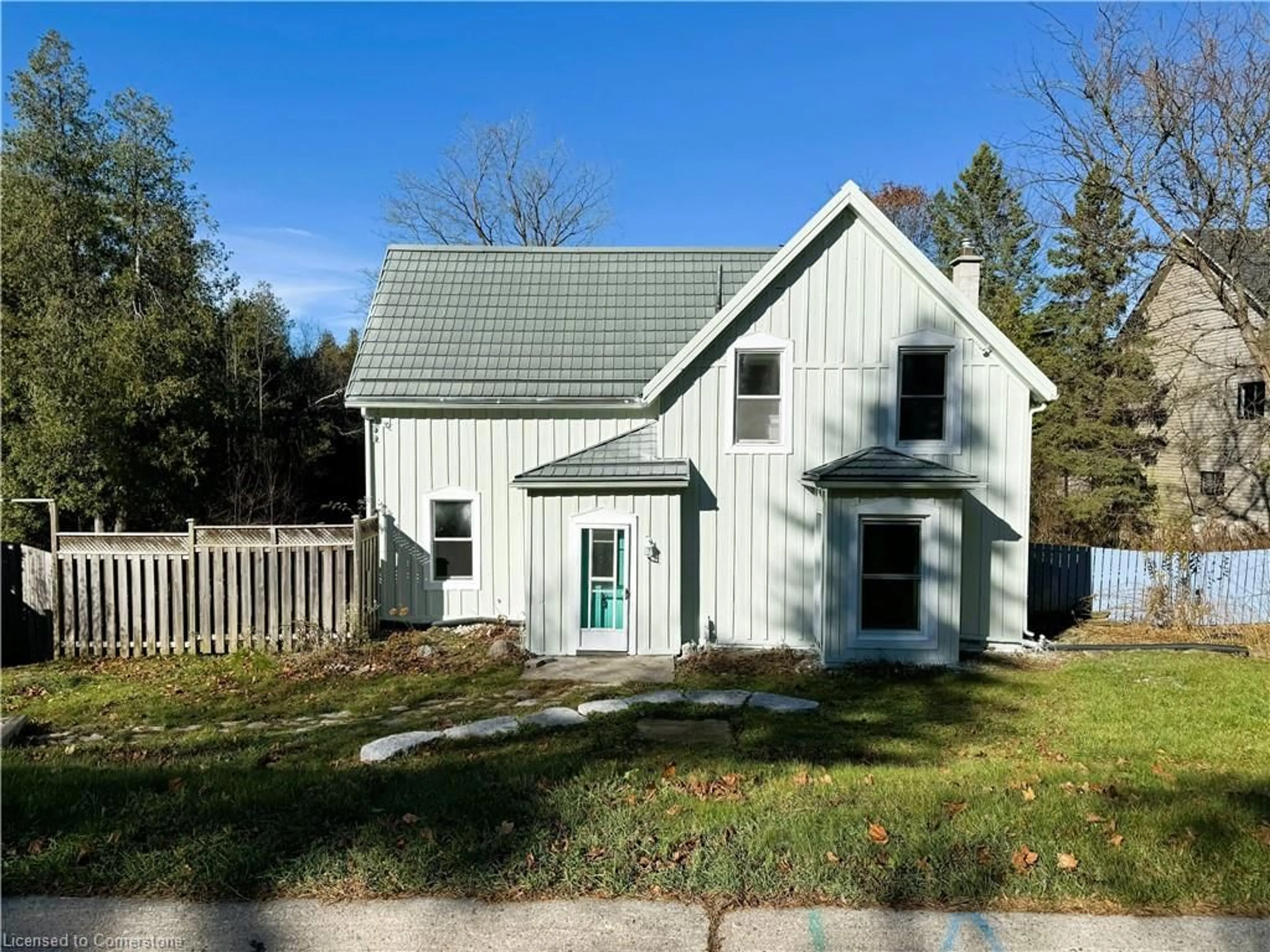 Home with vinyl exterior material, building for 180 Carroll St, Rockwood Ontario N0B 2K0