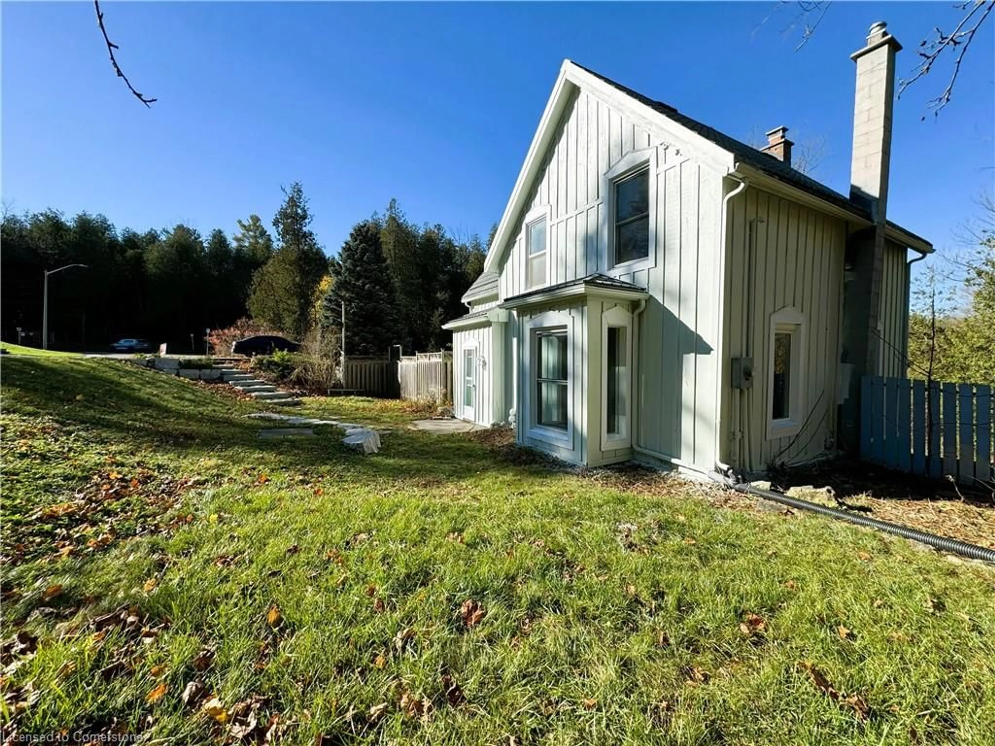 A pic from outside/outdoor area/front of a property/back of a property/a pic from drone, unknown for 180 Carroll St, Rockwood Ontario N0B 2K0
