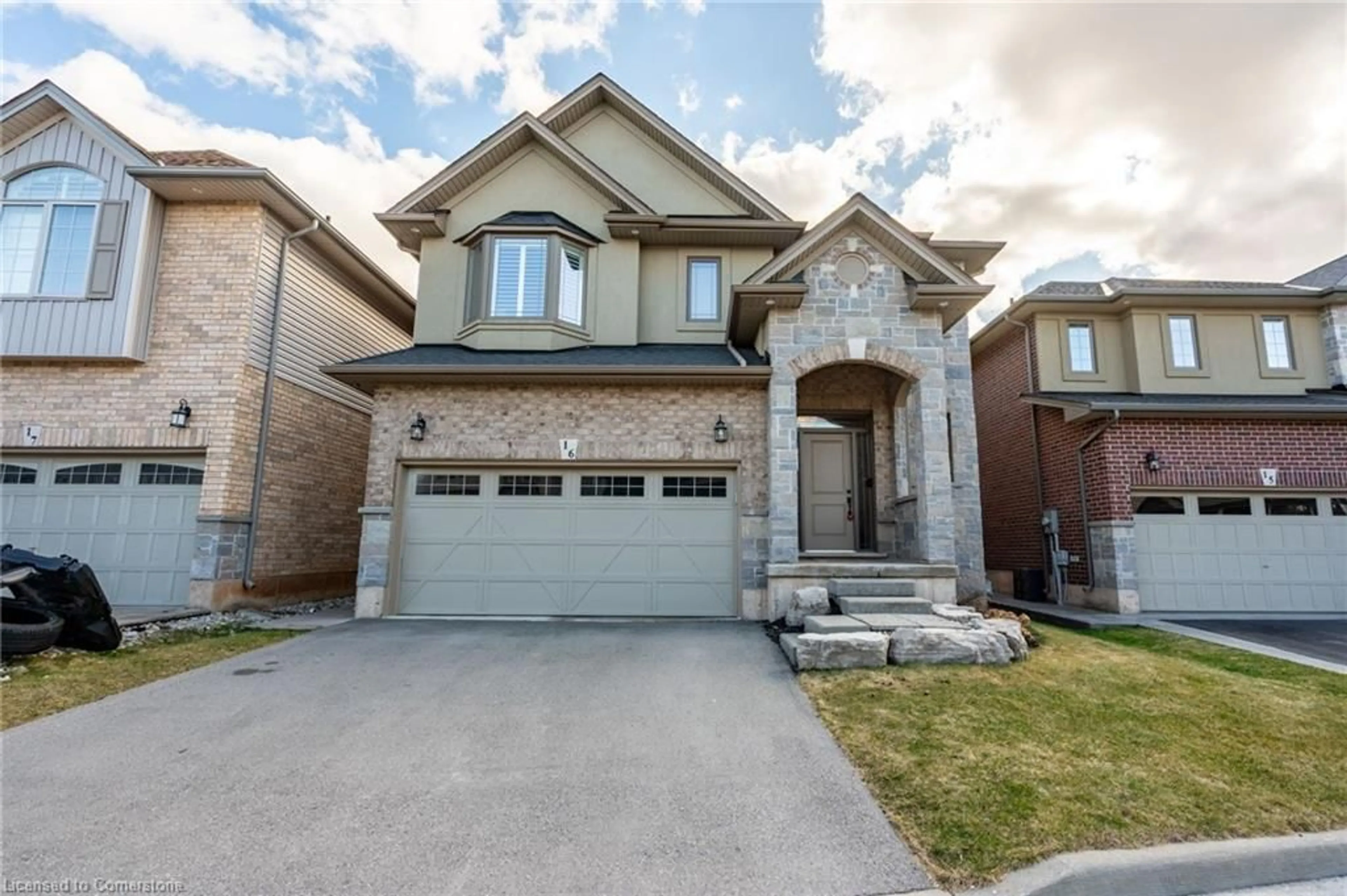 Home with brick exterior material, street for 270 Main St #16, Grimsby Ontario L3M 0B3