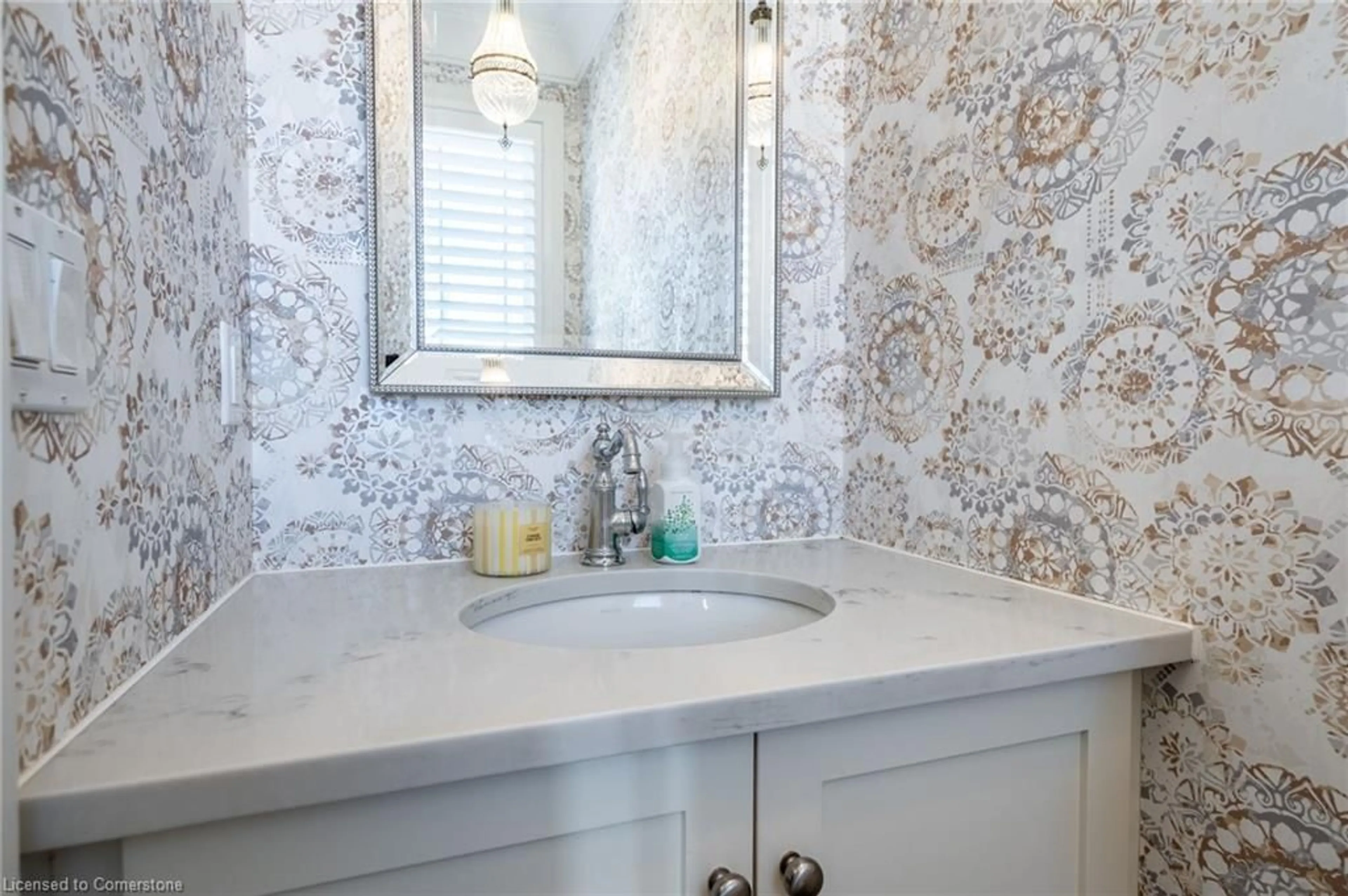 Contemporary bathroom, ceramic/tile floor for 270 Main St #16, Grimsby Ontario L3M 0B3
