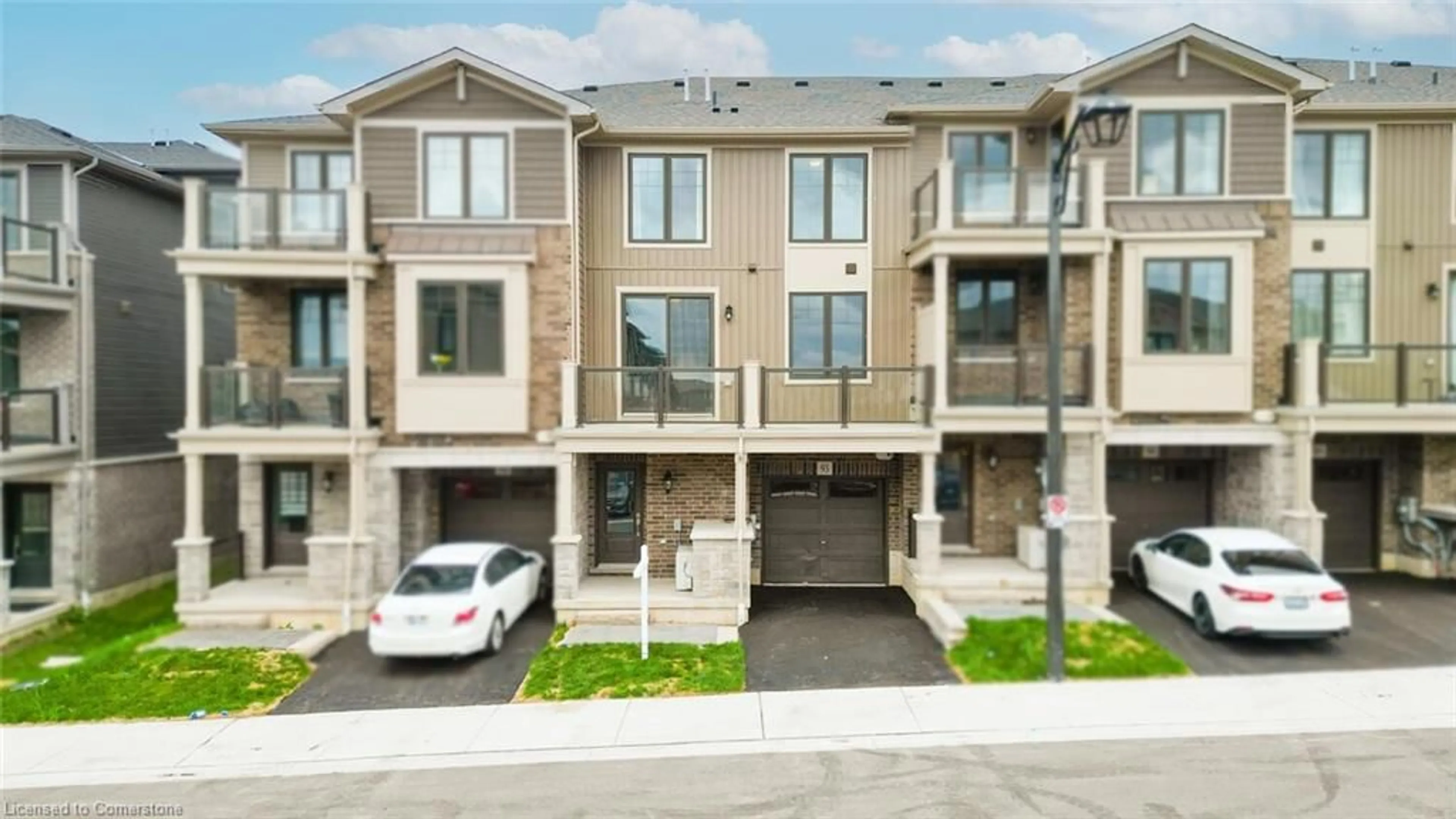 A pic from outside/outdoor area/front of a property/back of a property/a pic from drone, street for 10 Birmingham Dr #93, Cambridge Ontario N1R 0C6