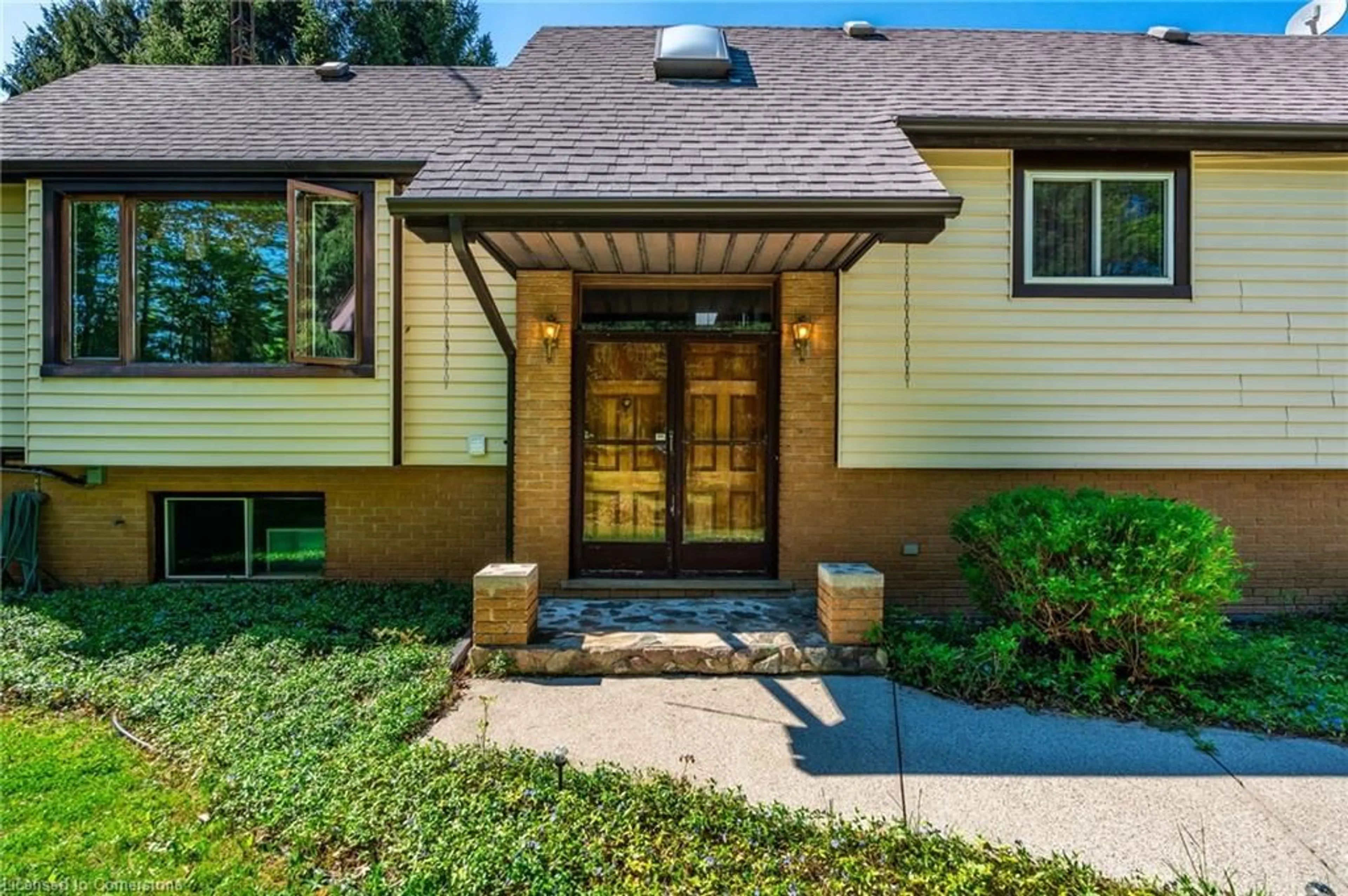 Home with brick exterior material, street for 1215 Derry Rd, Campbellville Ontario L0P 1B0