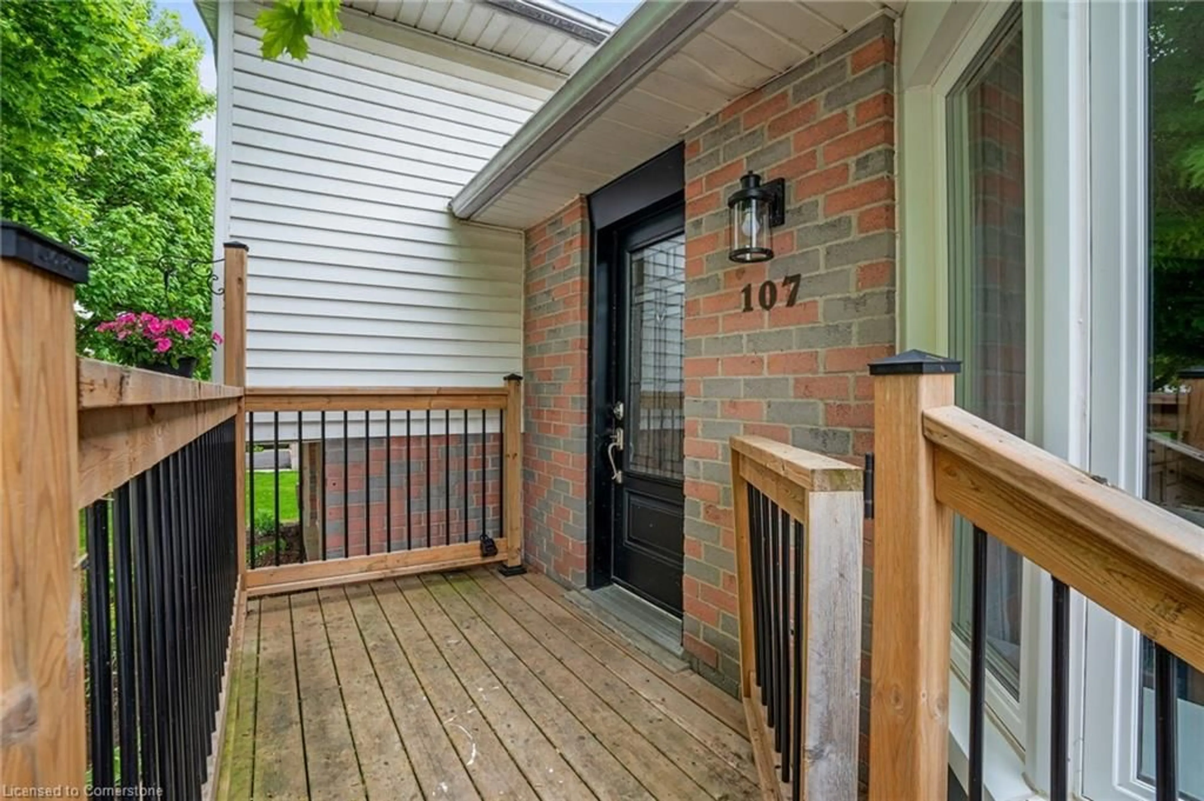 Unknown for 107 Ross St, Caledonia Ontario N3W 1A3
