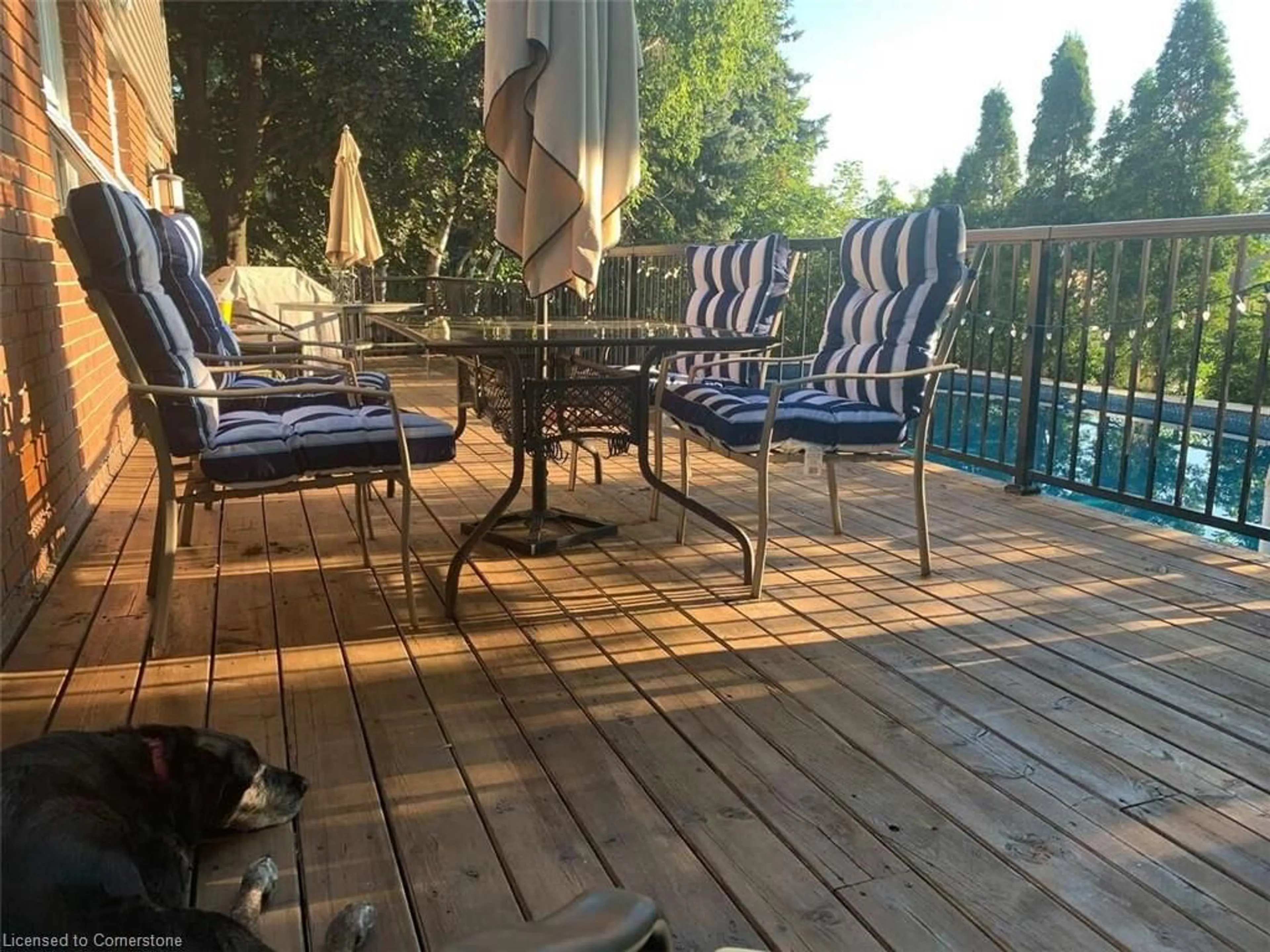Patio, water/lake/river/ocean view for 6942 Barrisdale Dr, Mississauga Ontario L5N 2H4