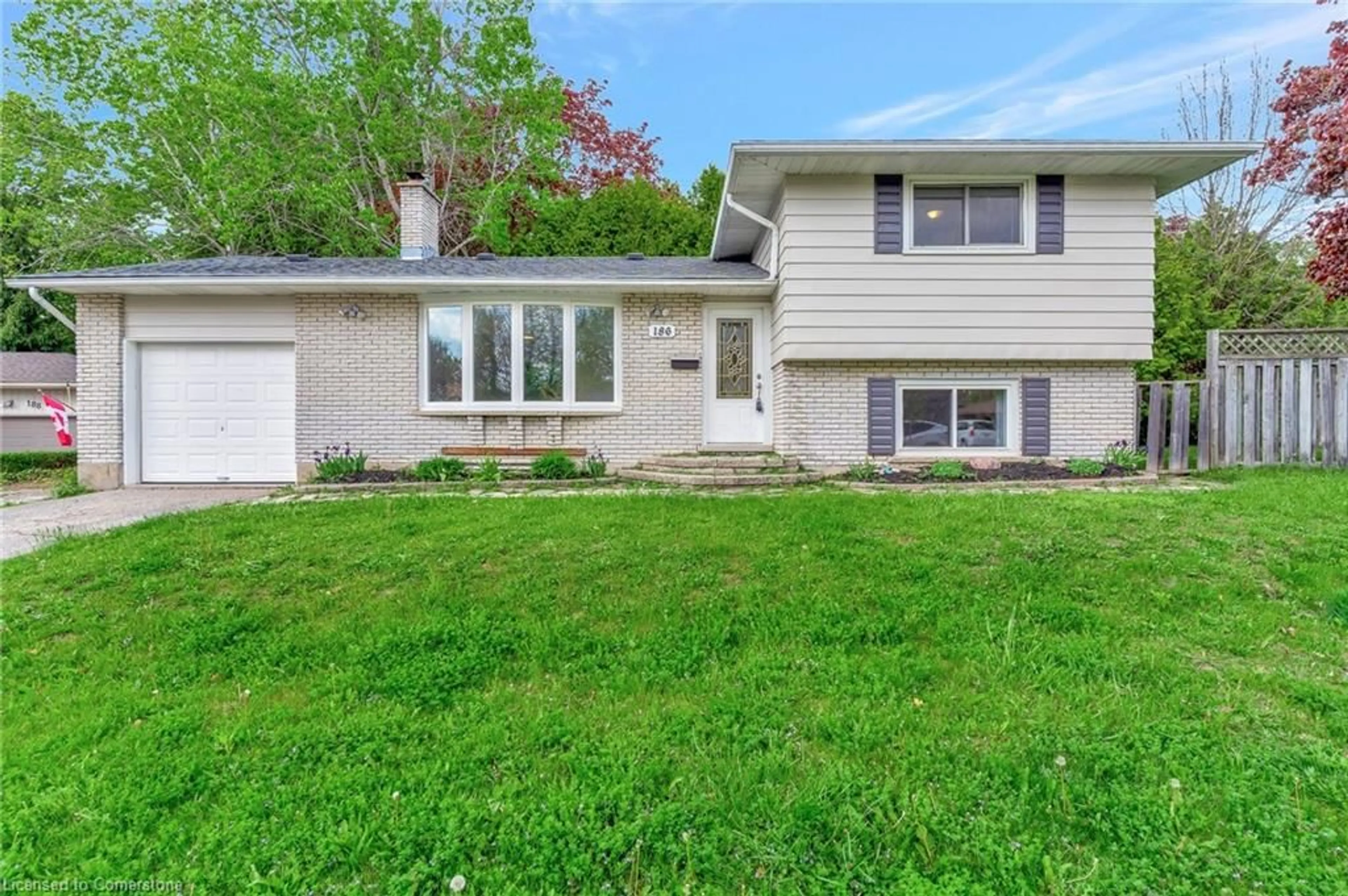Home with vinyl exterior material, street for 186 Cedarbrae Ave, Waterloo Ontario N2L 4S5