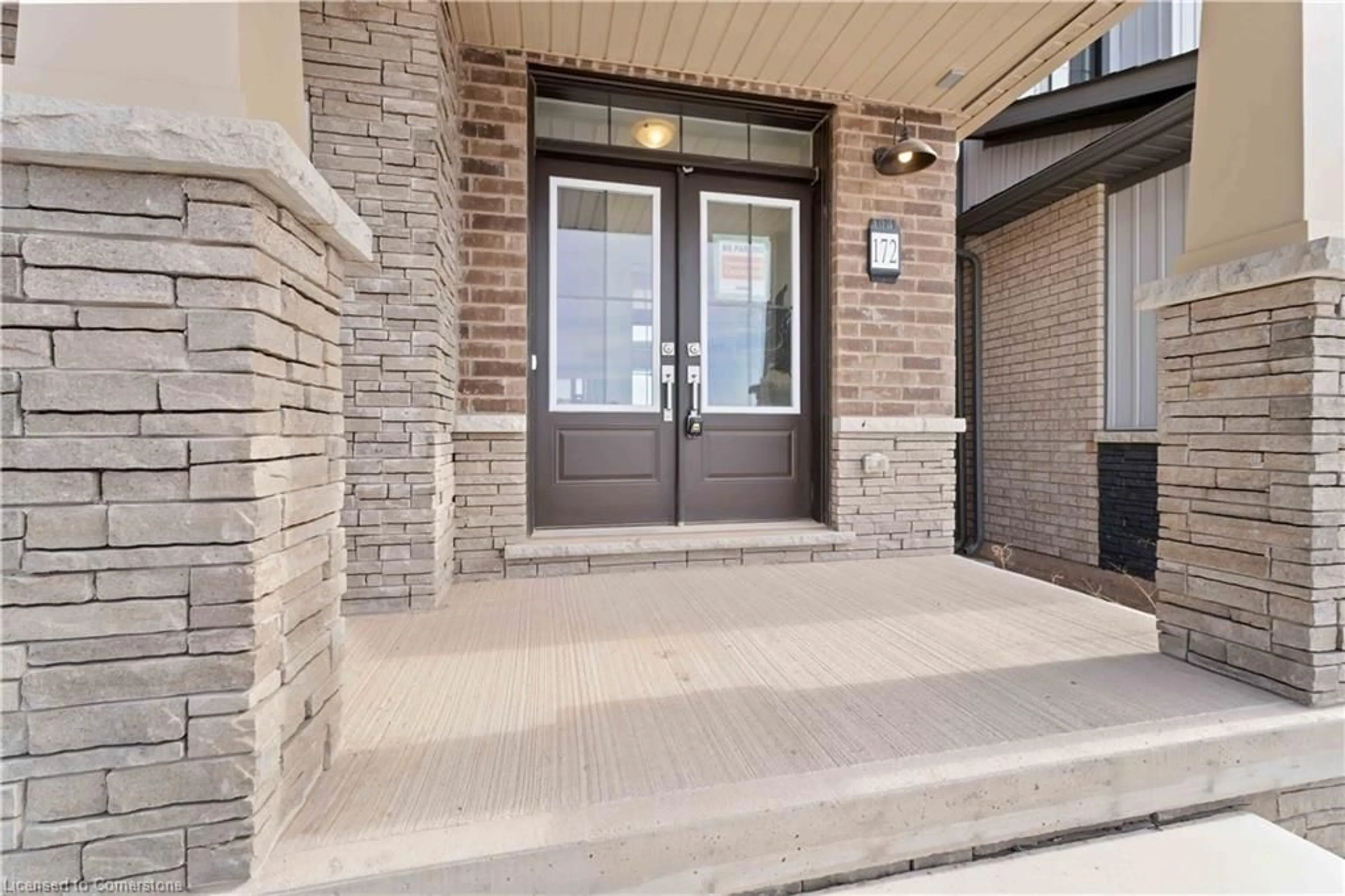 Indoor entryway for 172 Eastbridge Ave, Welland Ontario L3B 0M6