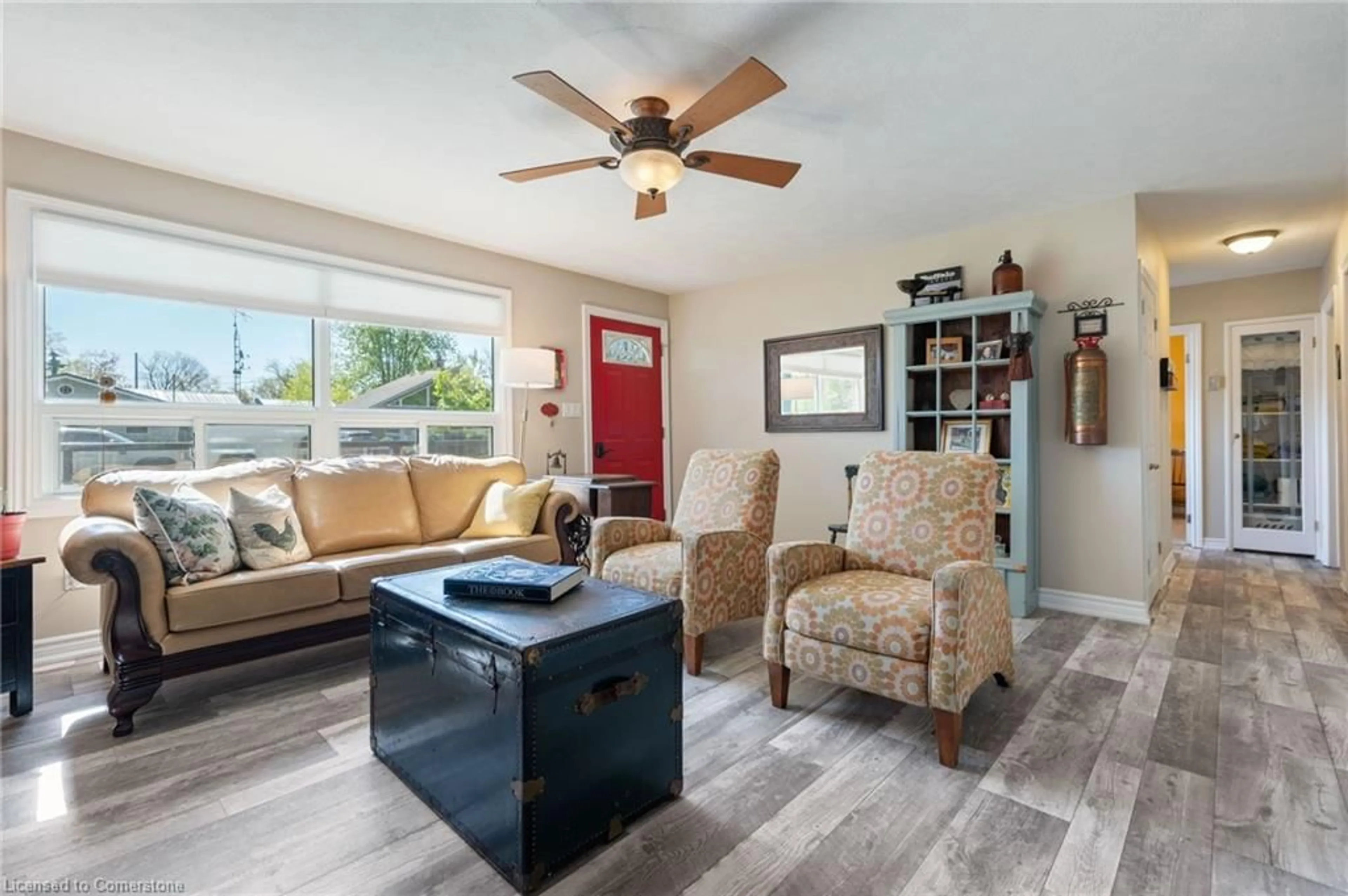 Living room with furniture, unknown for 55 Ridgewood Dr, Turkey Point Ontario N0E 1T0