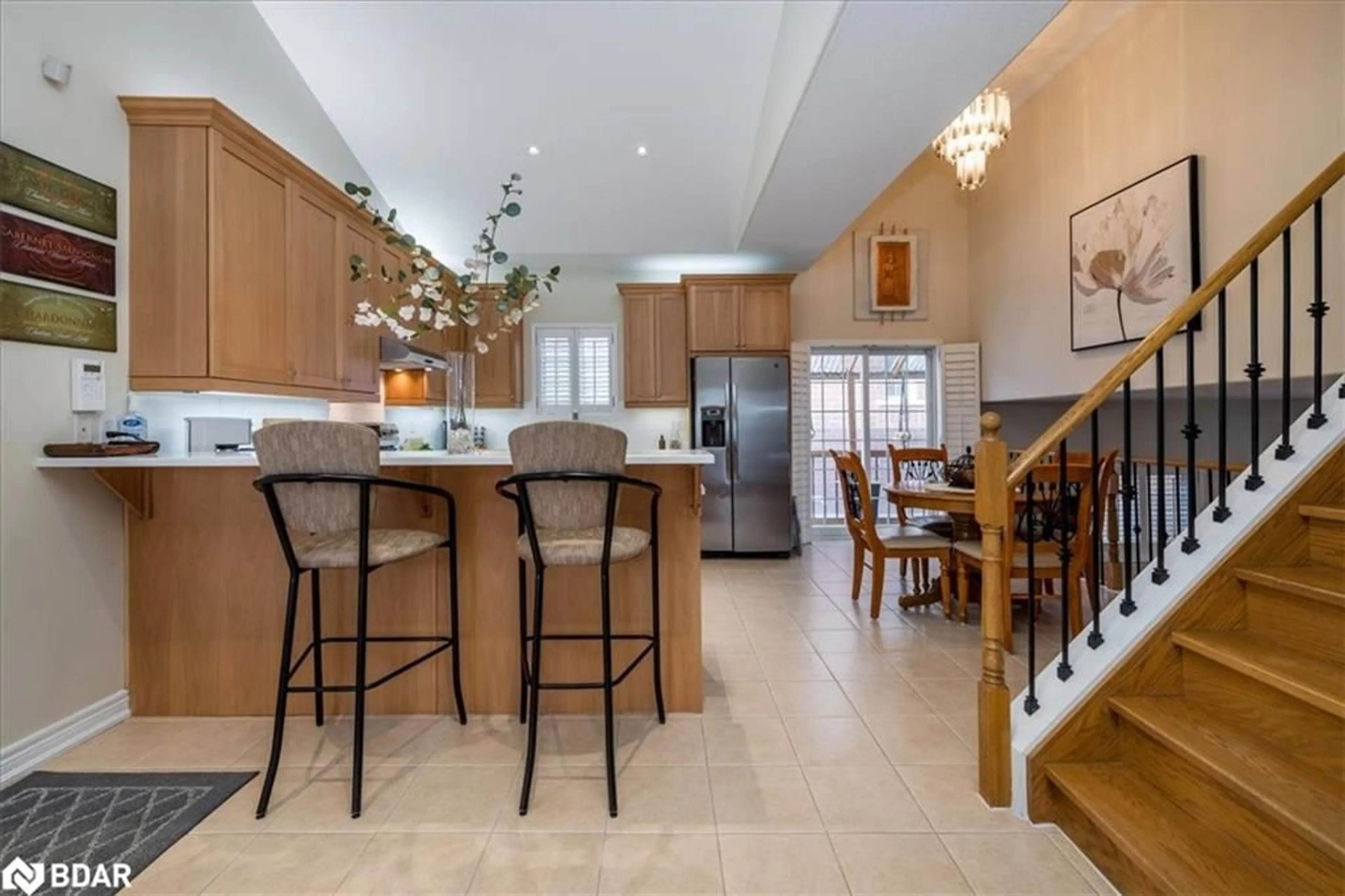 Open concept kitchen, ceramic/tile floor for 1080 Muriel St, Innisfil Ontario L9S 4W7
