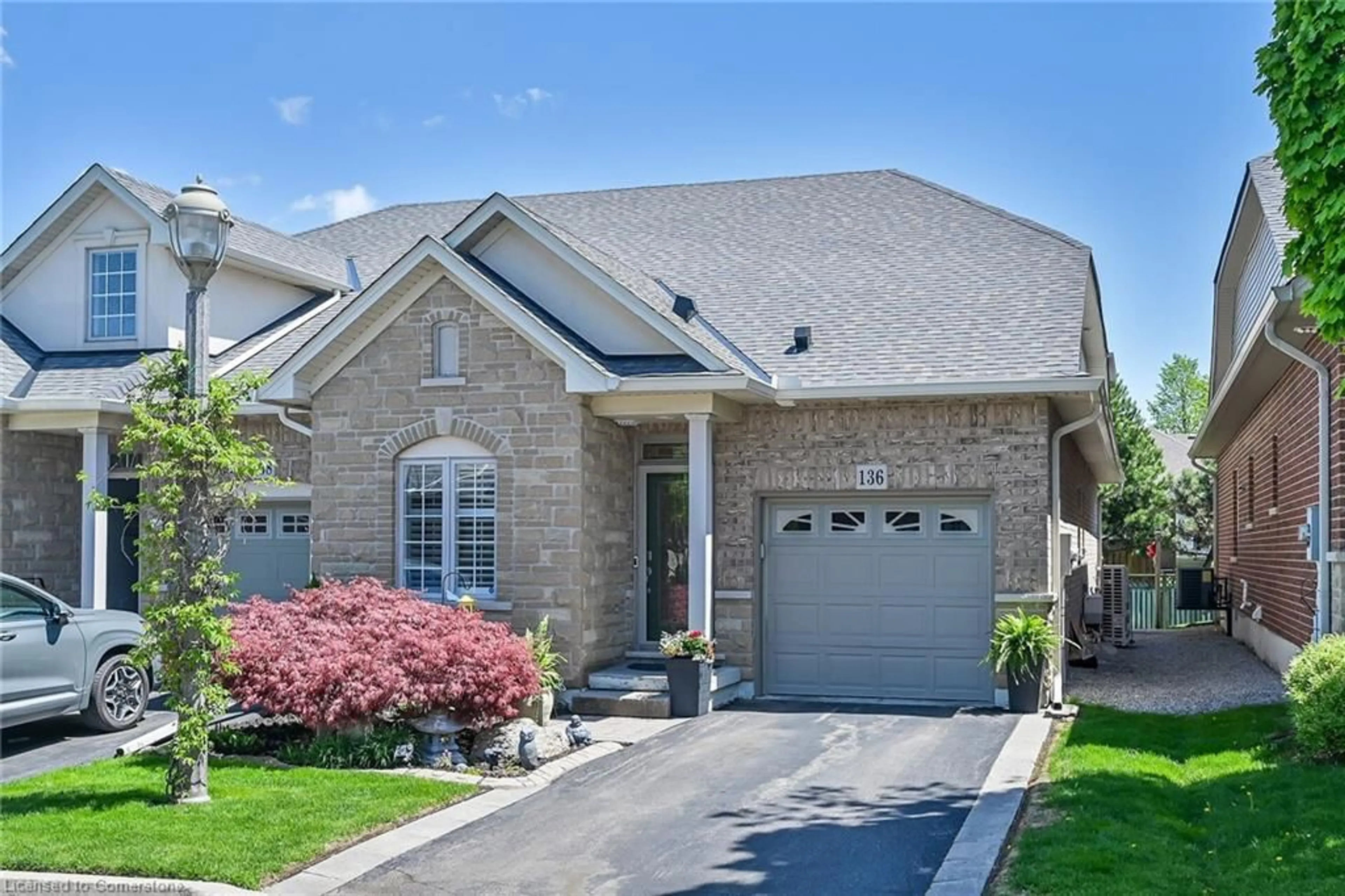 Home with brick exterior material, street for 136 Oakhampton Trail, Glanbrook Ontario L9B 0A3