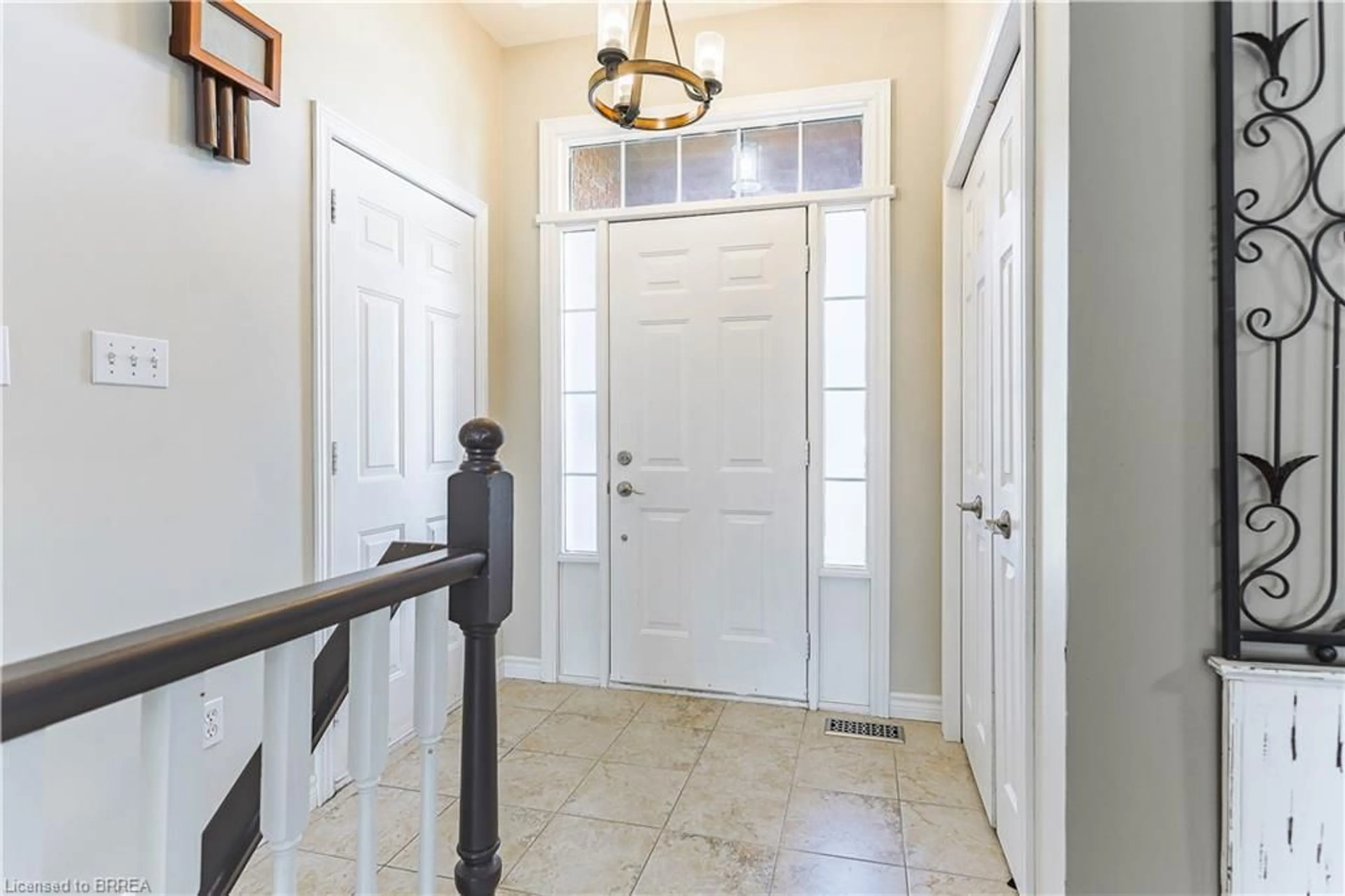 Indoor entryway for 5 Avey St, Brantford Ontario N3T 6M4