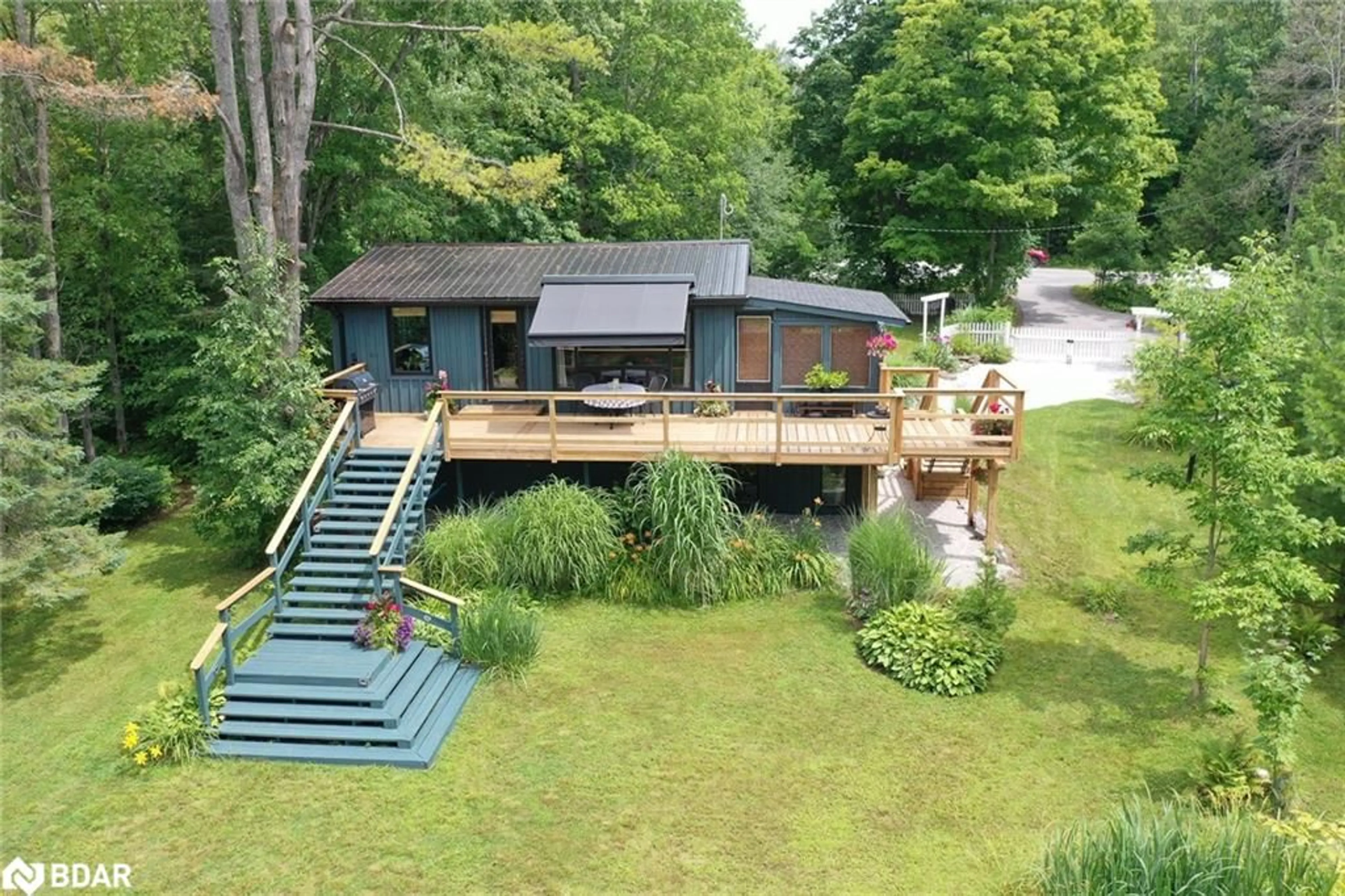 A pic from outside/outdoor area/front of a property/back of a property/a pic from drone, unknown for 7862 Birch Dr, Washago Ontario L0K 2B0