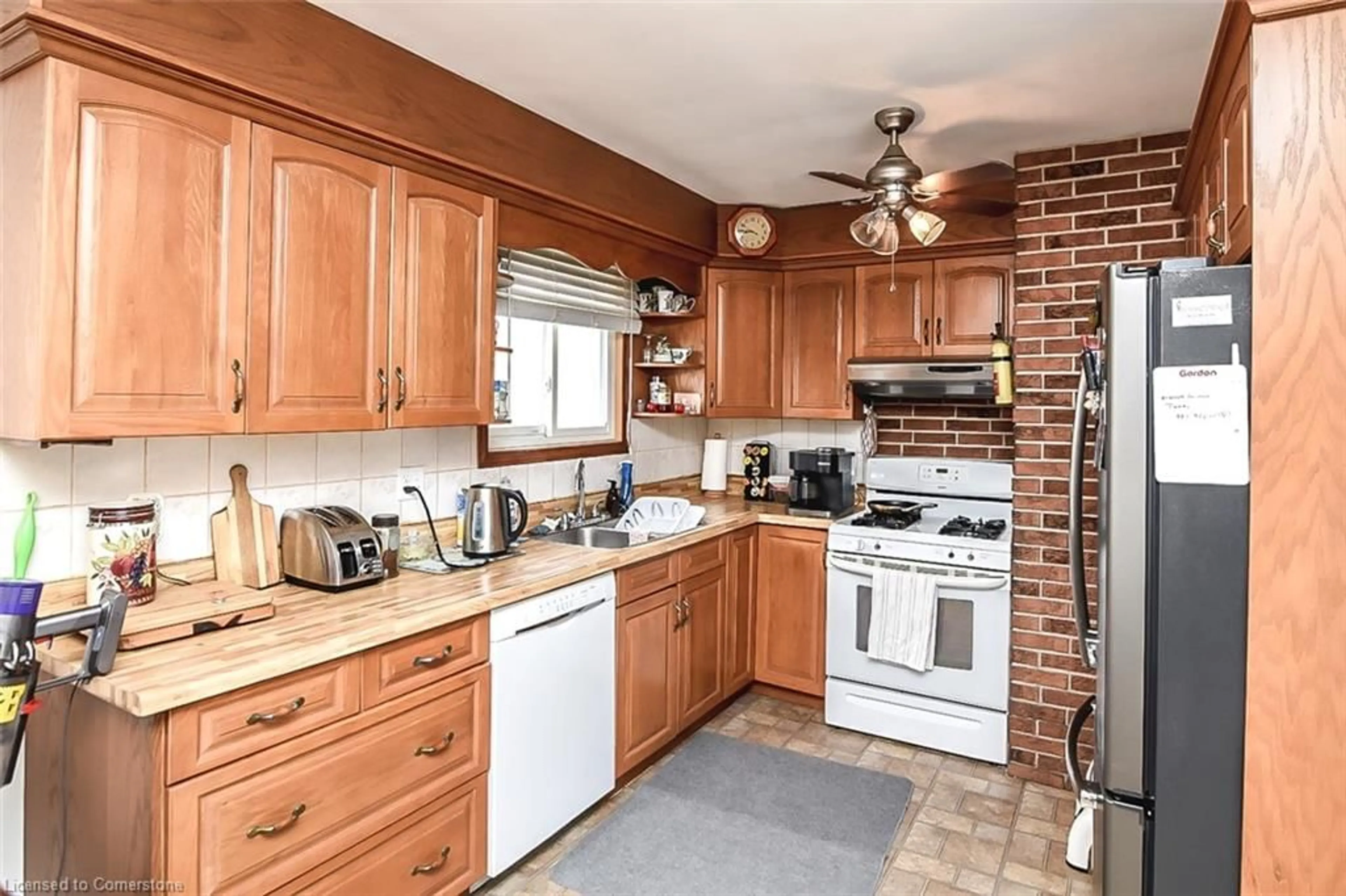 Standard kitchen, ceramic/tile floor for 79 Nash Rd, Hamilton Ontario L8H 2P5