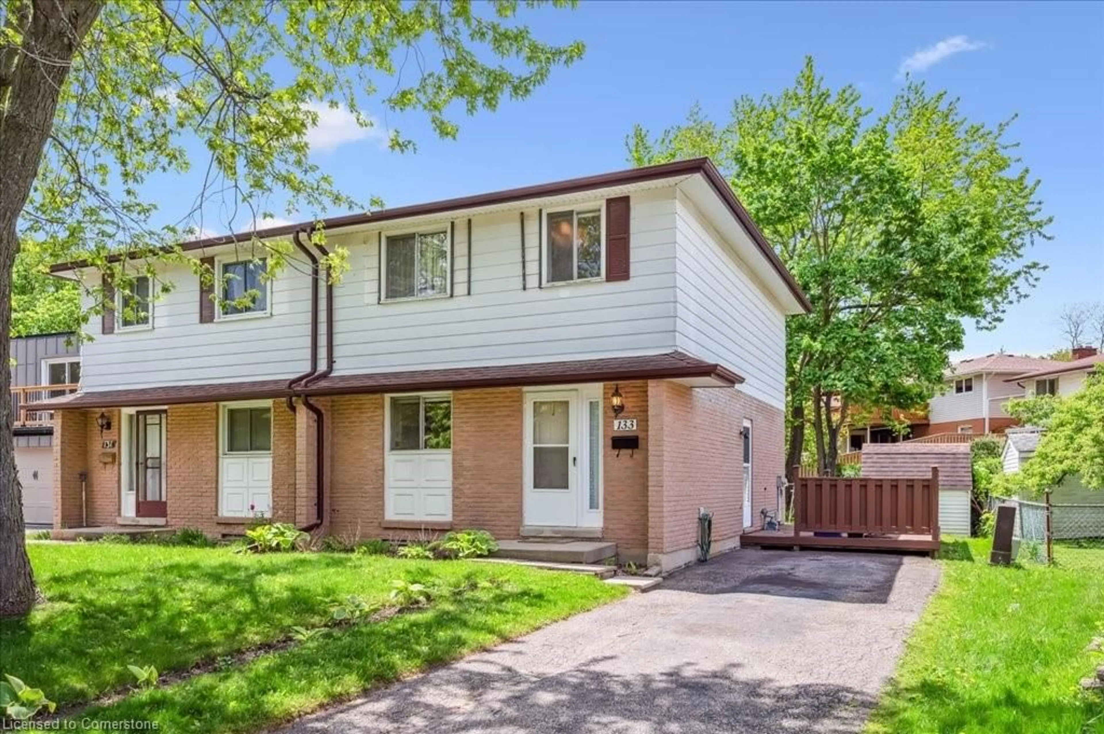 Home with vinyl exterior material, street for 133 Ingleside Dr, Kitchener Ontario N2M 2G9