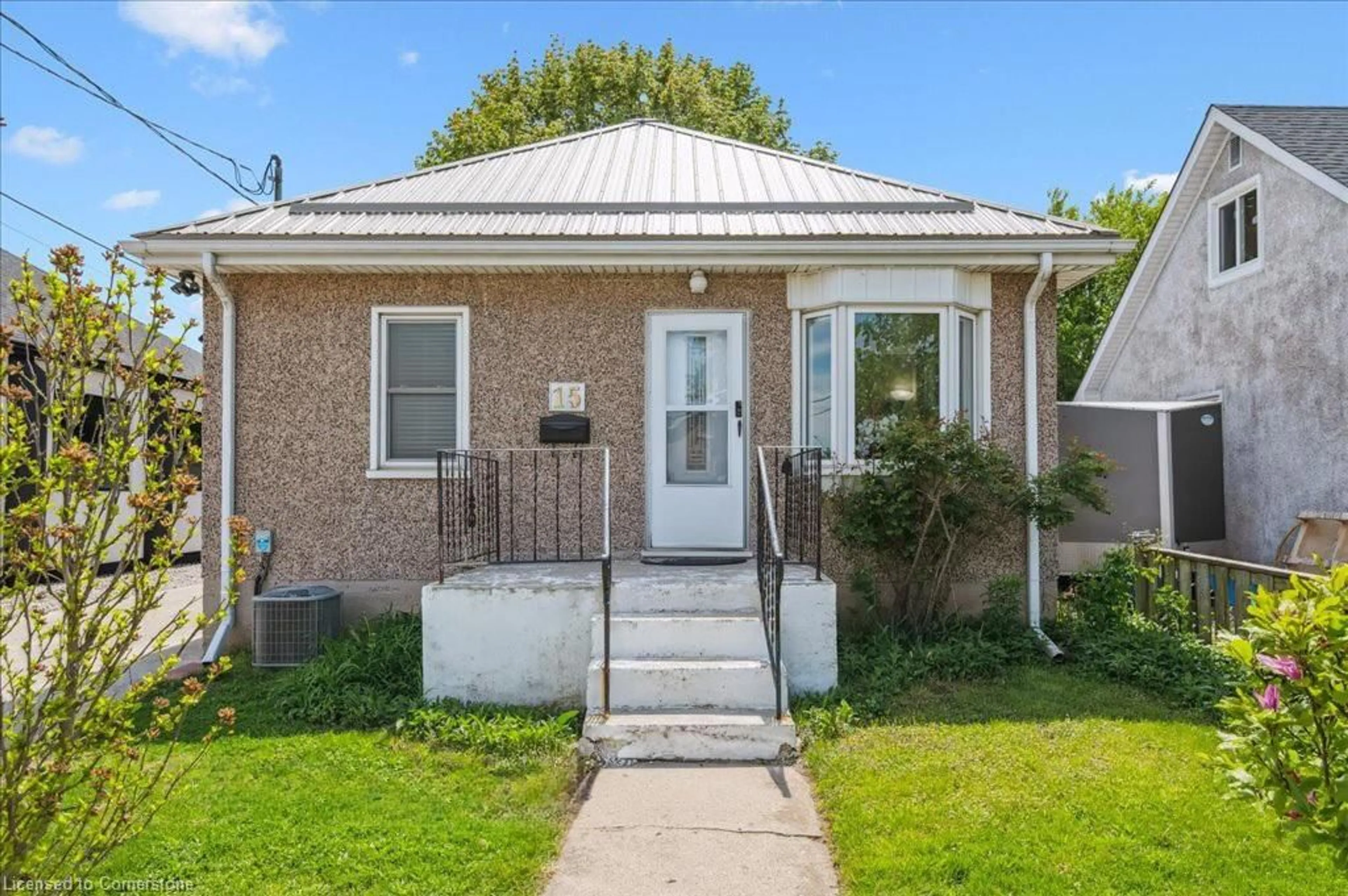 Unknown for 15 Jarvis St, Cambridge Ontario N1R 1G7