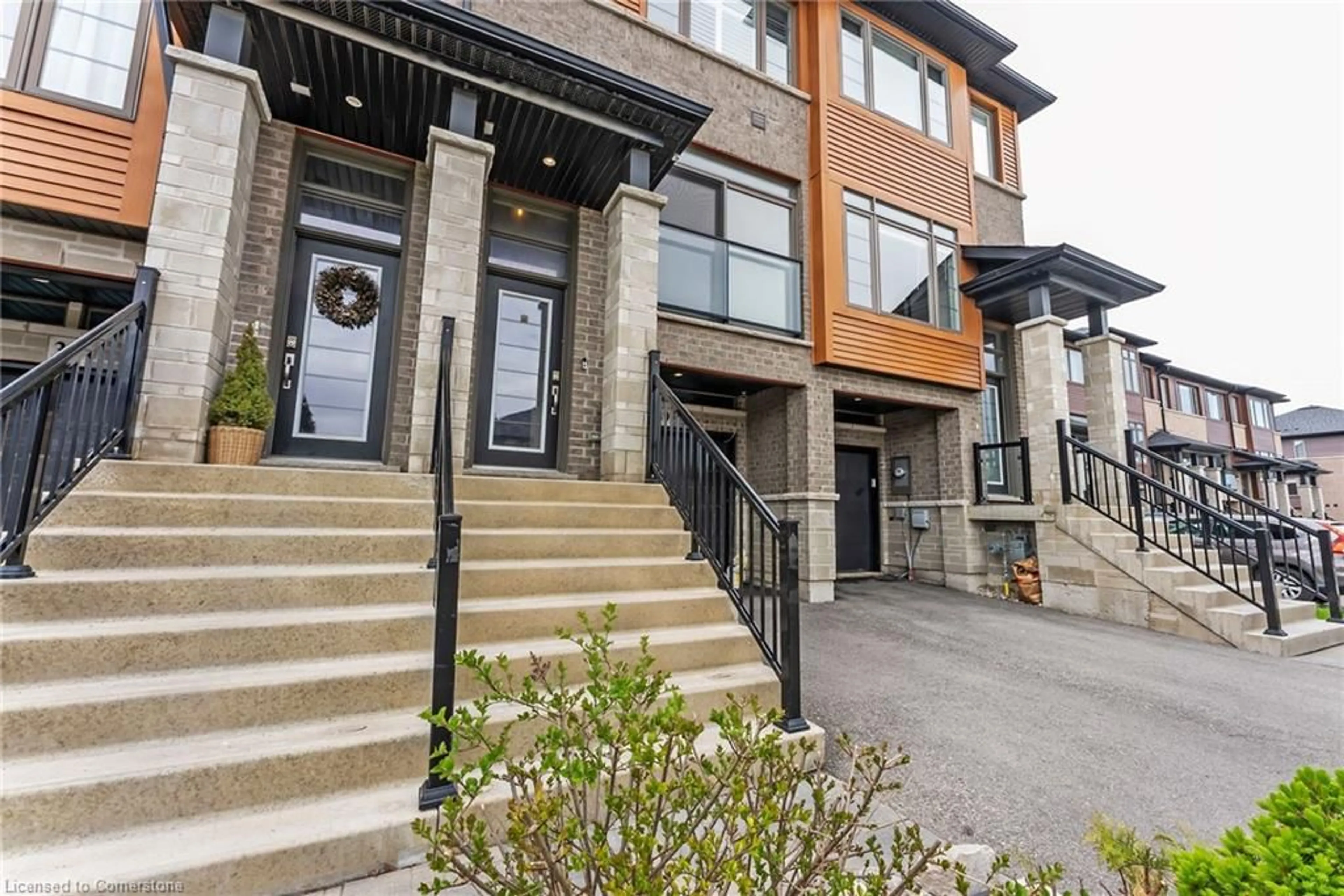 Unknown for 39 Soho St, Hamilton Ontario L8J 0L4
