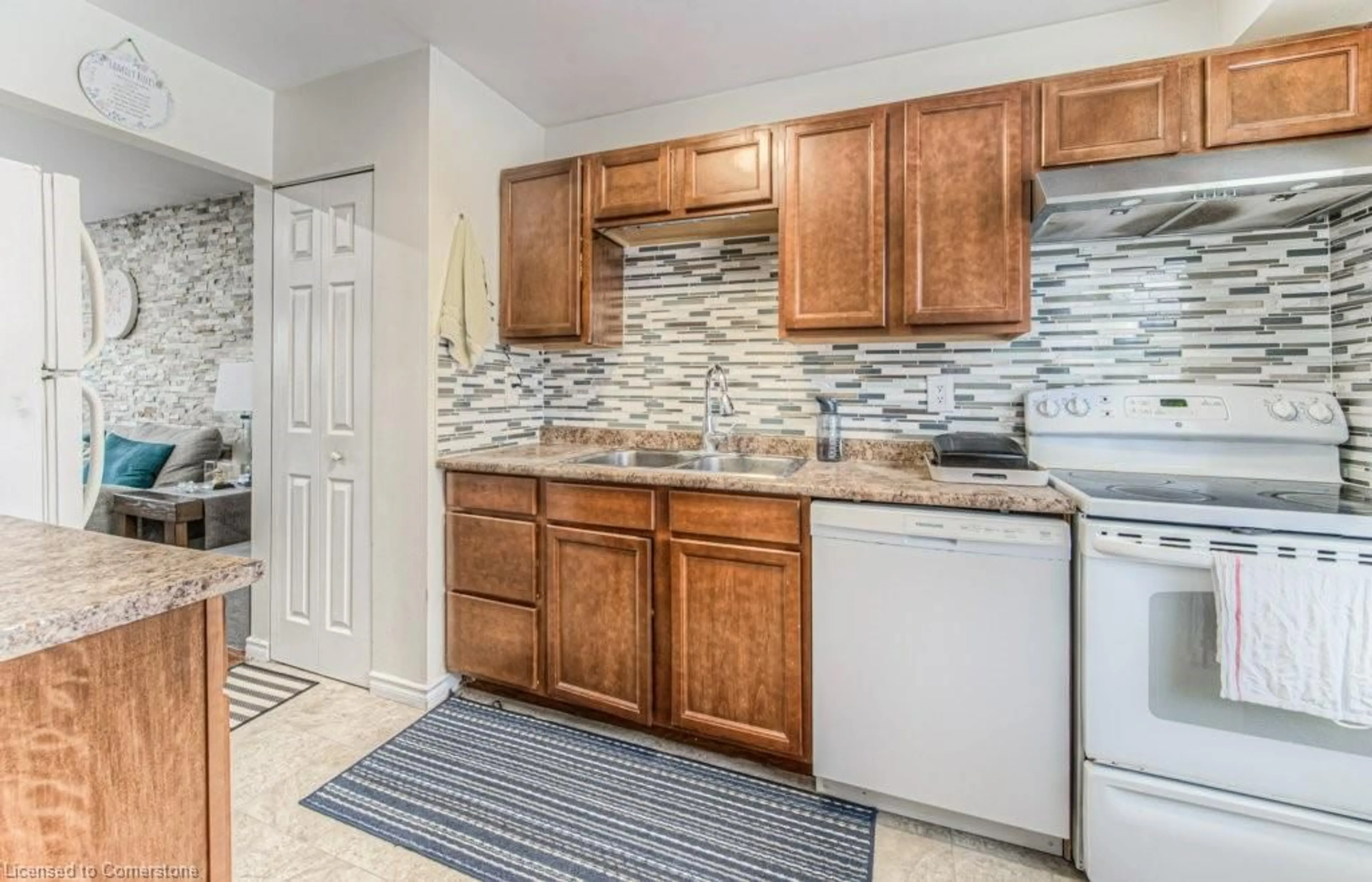 Standard kitchen, ceramic/tile floor for 52 Montcalm Dr #7, Kitchener Ontario N2B 2R1