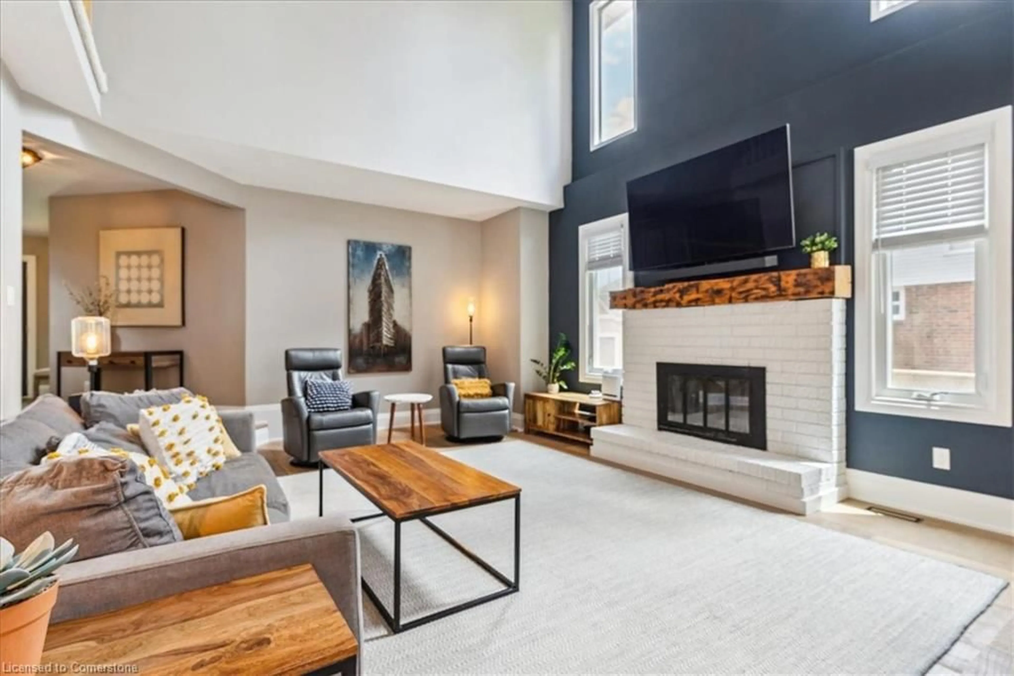 Living room with furniture, unknown for 23 Duncan Ave, Waterdown Ontario L0R 2H5