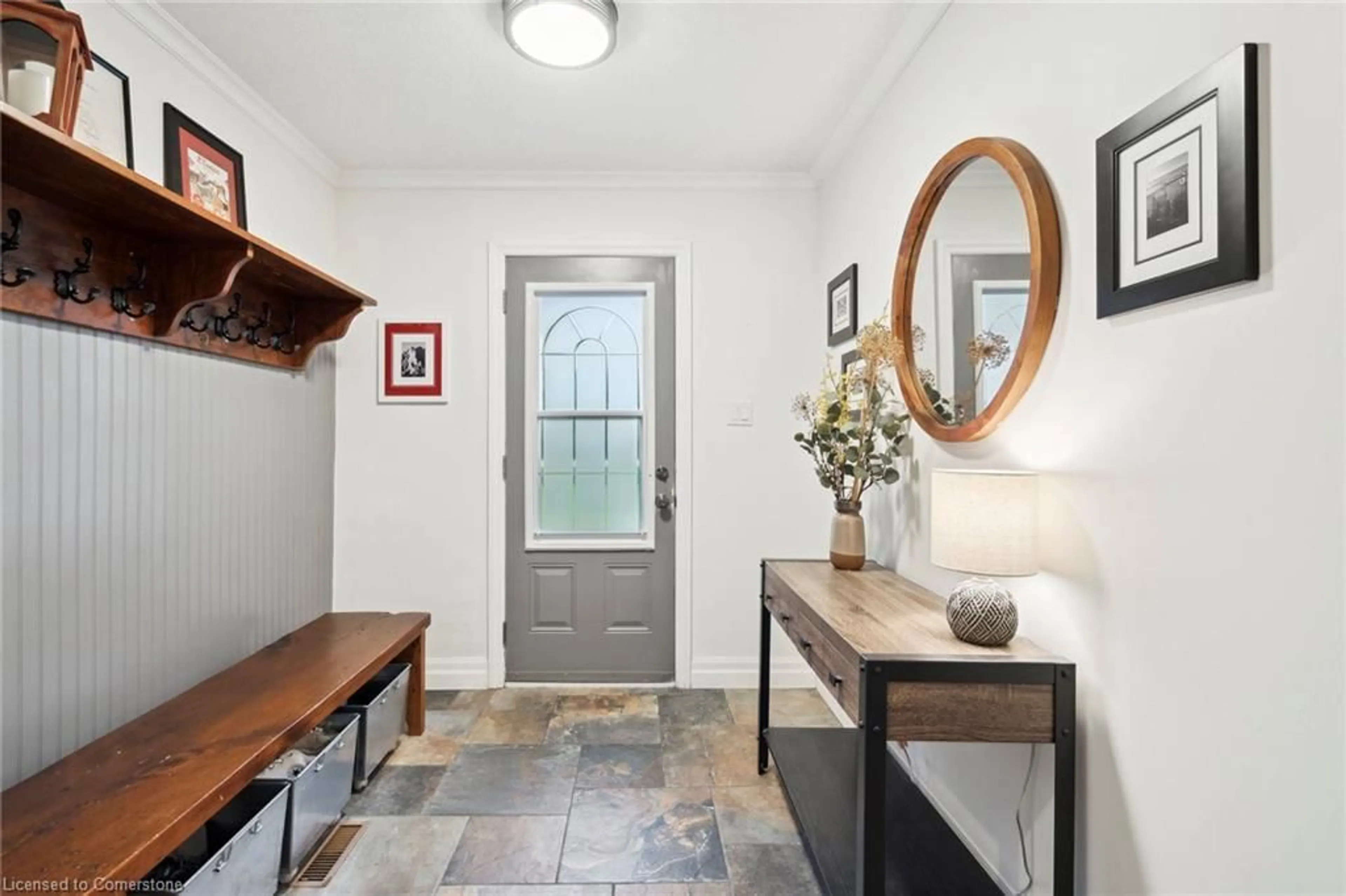 Indoor entryway for 2107 Side Rd 15 Rd, Moffat Ontario L0P 1B0