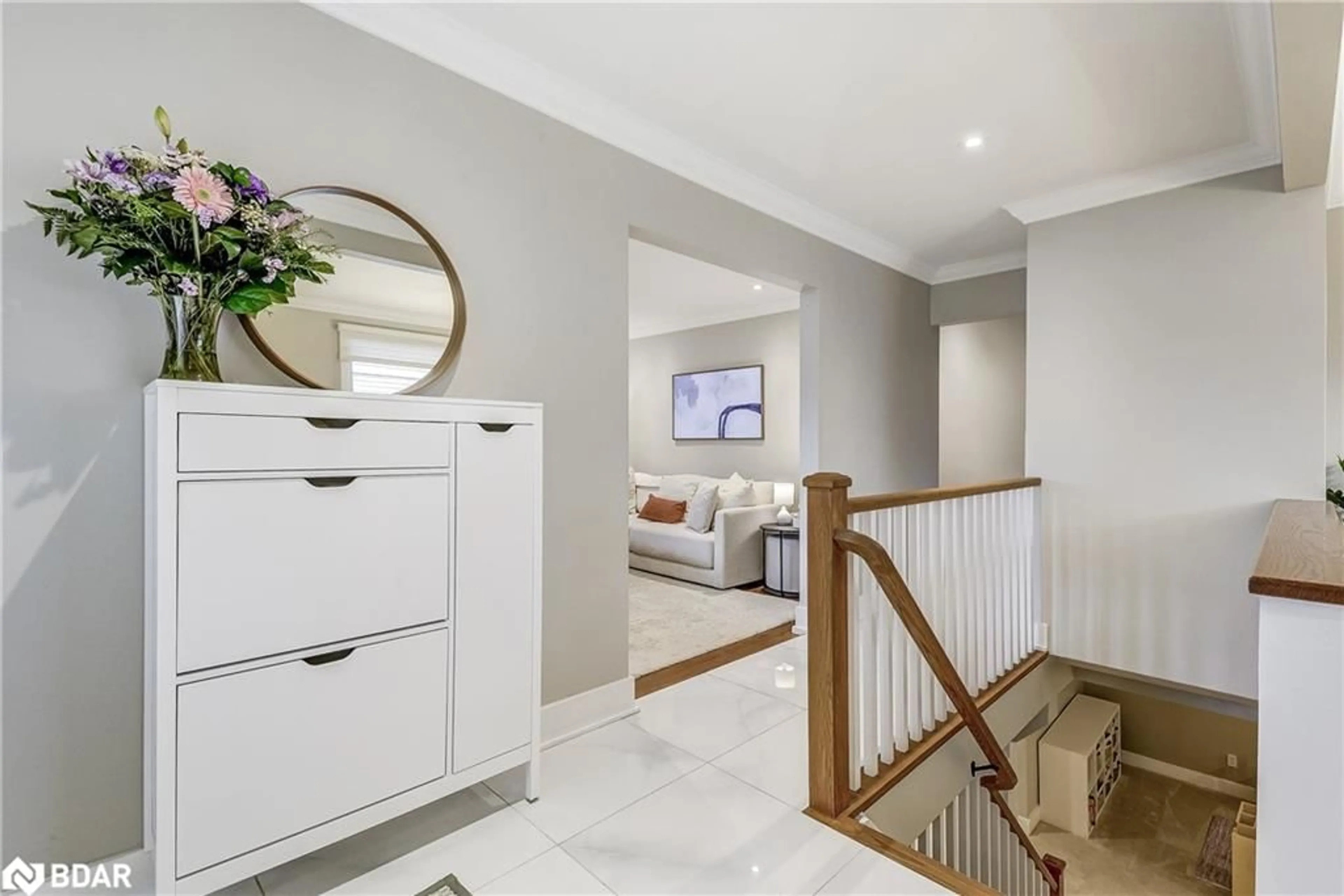 Indoor entryway for 247 Simon Dr, Burlington Ontario L7X 1X8