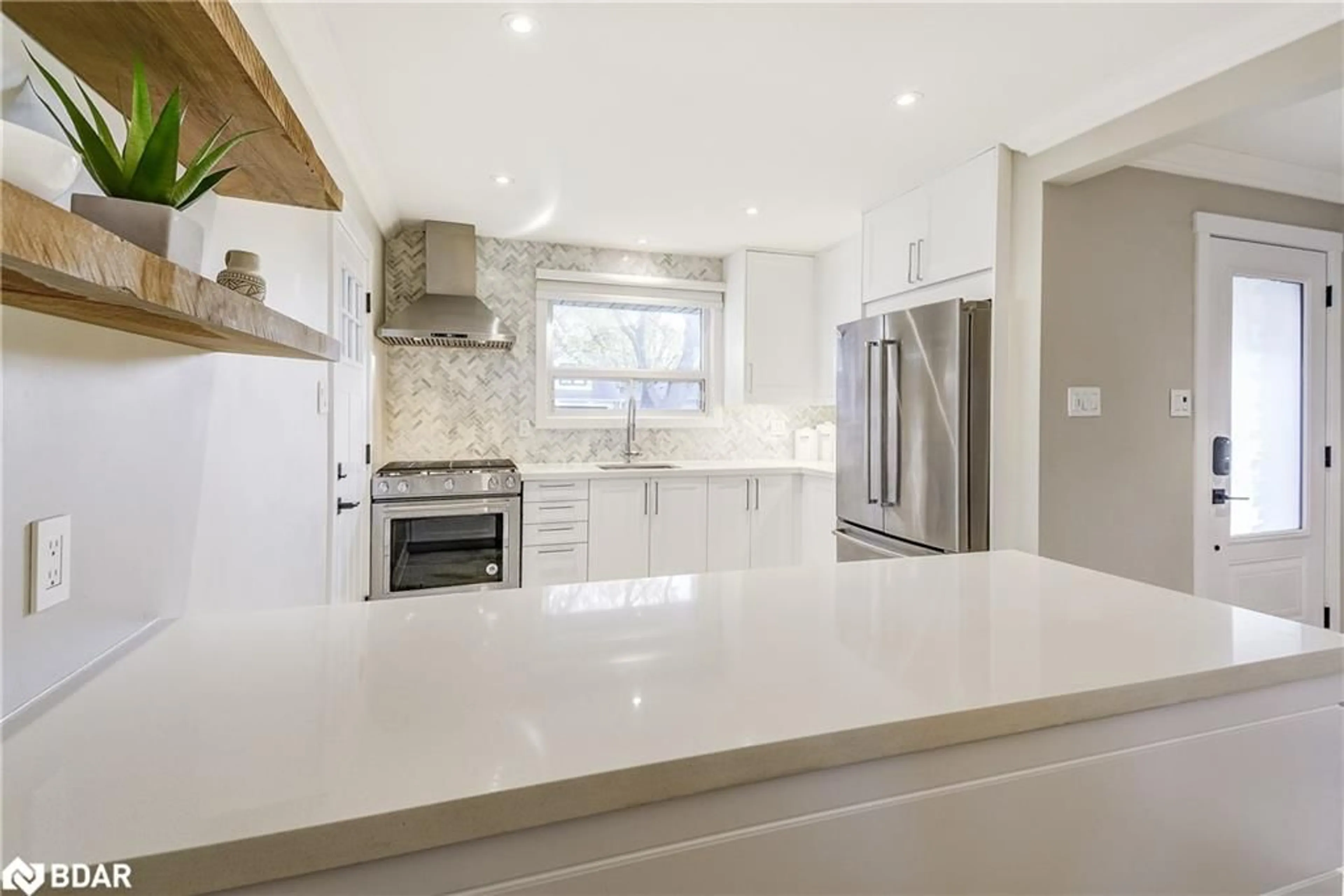 Open concept kitchen, unknown for 247 Simon Dr, Burlington Ontario L7X 1X8