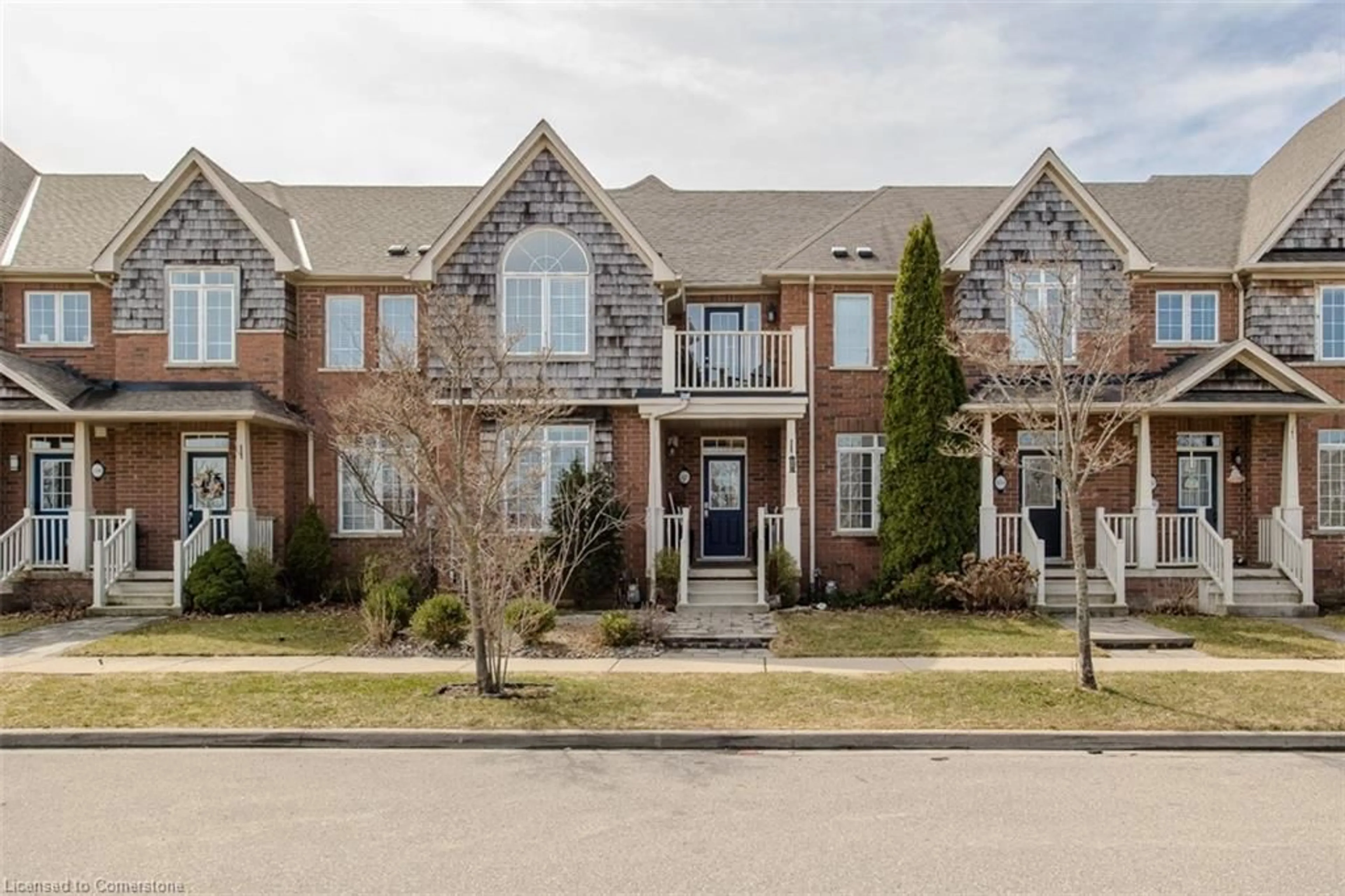 Home with brick exterior material, street for 186 Springstead Ave, Stoney Creek Ontario L8E 6C8