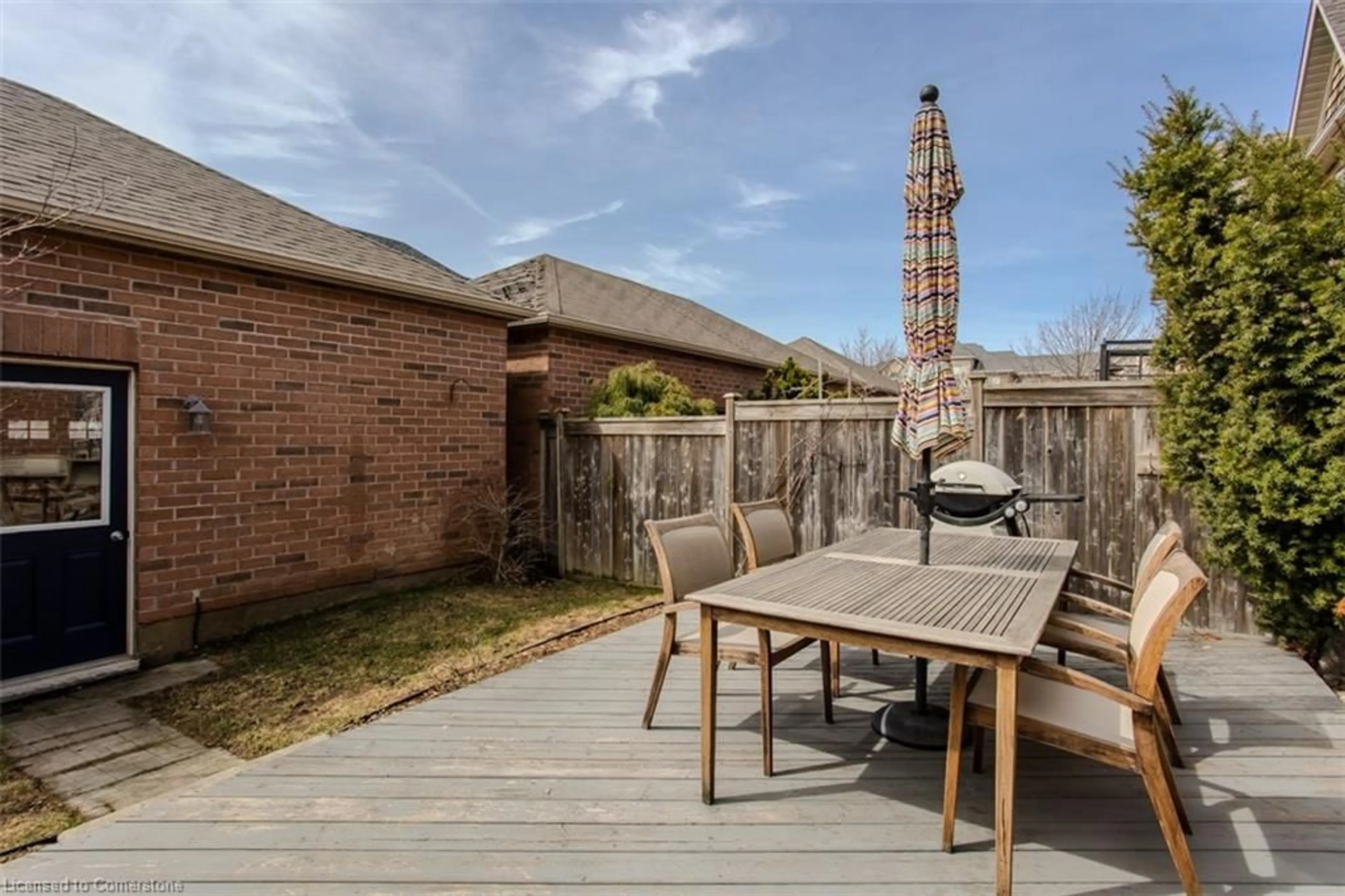 Patio, street for 186 Springstead Ave, Stoney Creek Ontario L8E 6C8