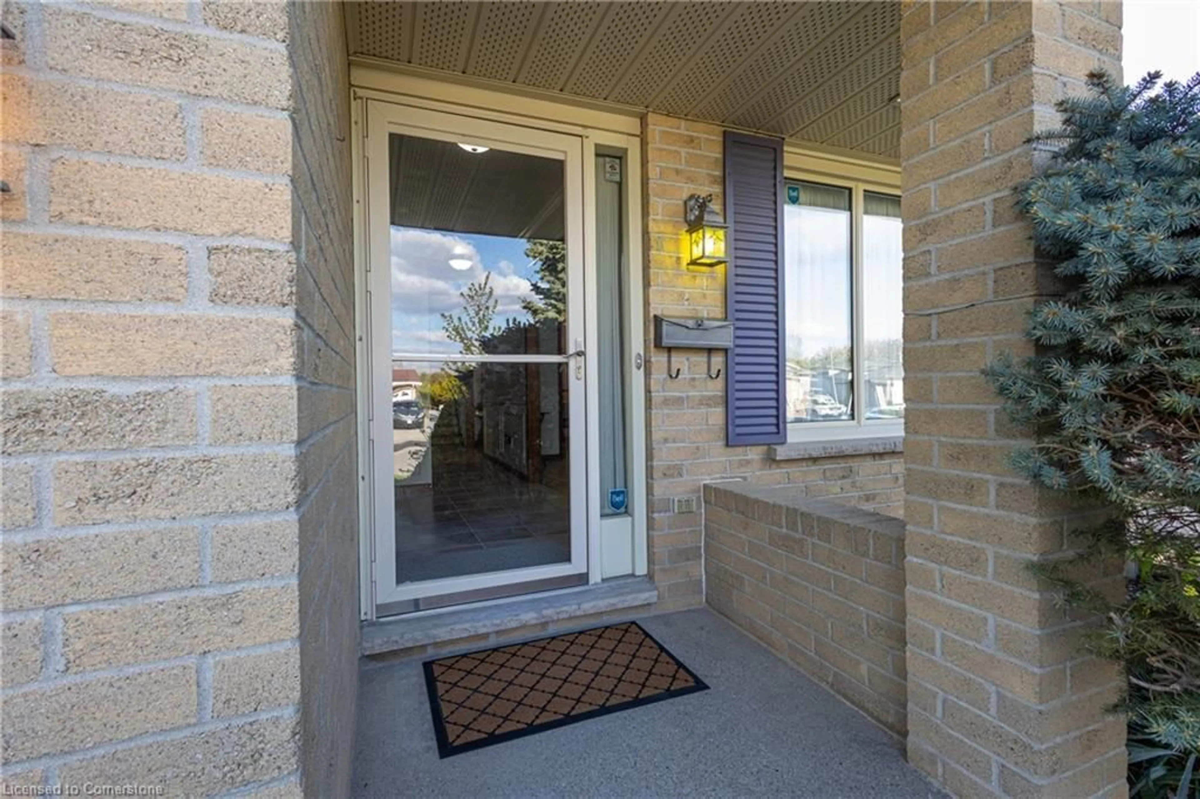 Indoor entryway for 1253 Delphi Rd, London Ontario N5Y 5B3