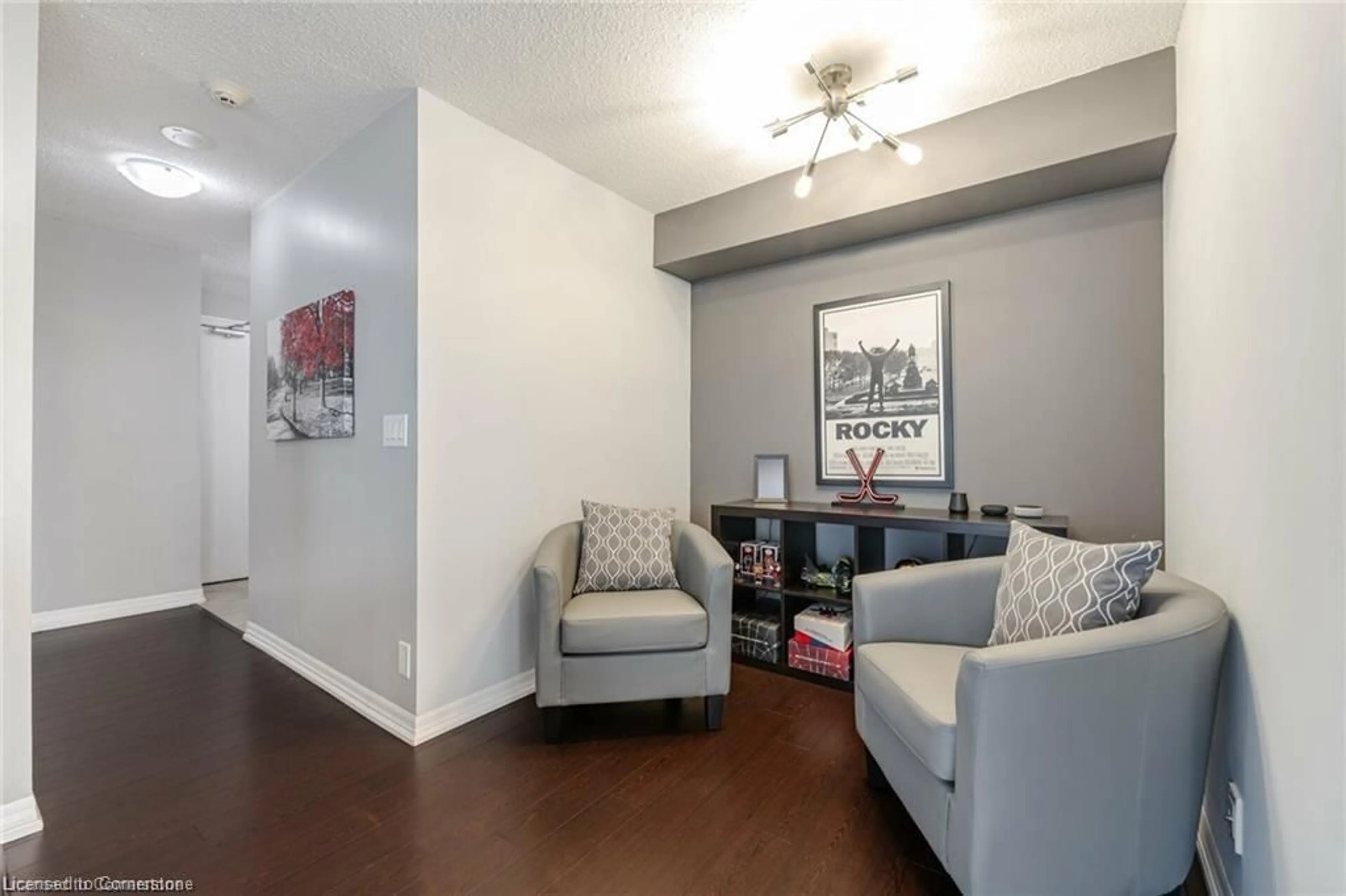Living room with furniture, unknown for 1940 Ironstone Dr #1104, Burlington Ontario L7L 0E4